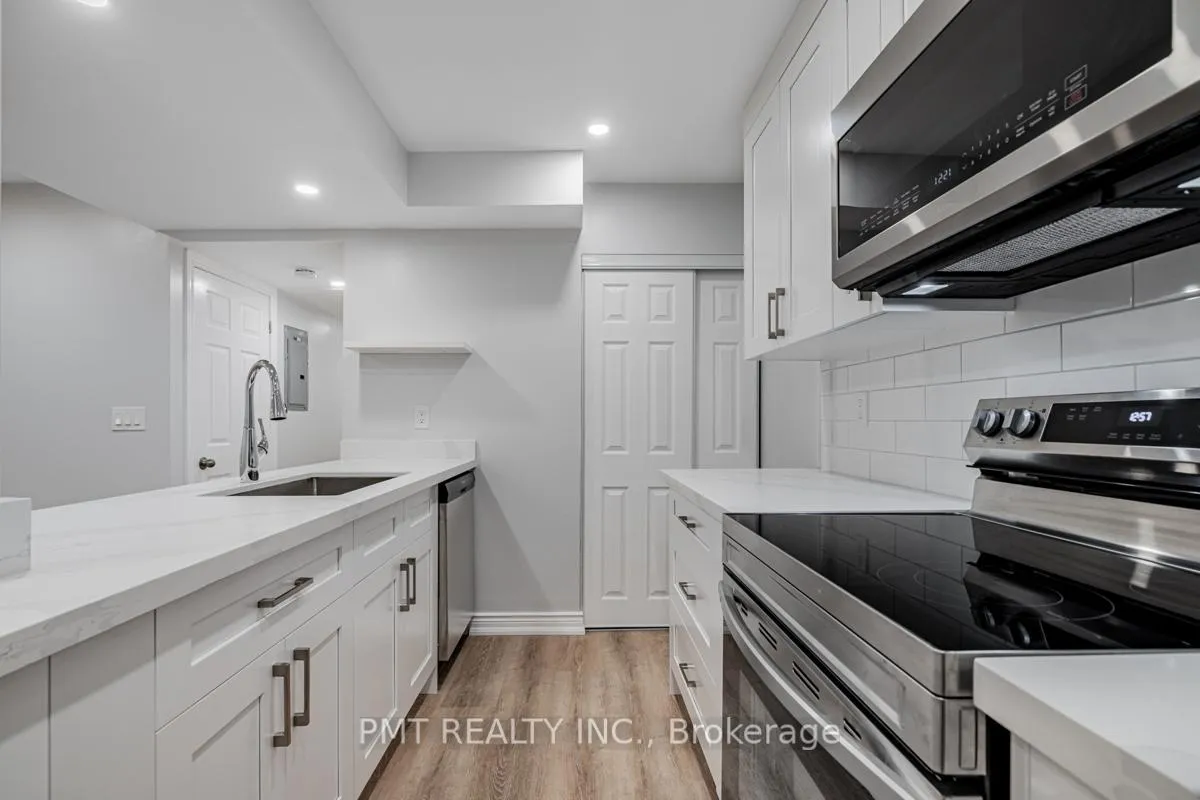 Photo 9 of Unit 26, 108 Redpath Avenue W, Toronto, Mount Pleasant West — HOMEH
