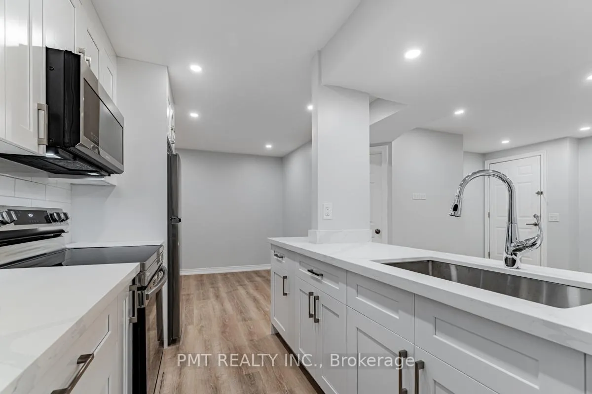 Photo 11 of Unit 26, 108 Redpath Avenue W, Toronto, Mount Pleasant West — HOMEH