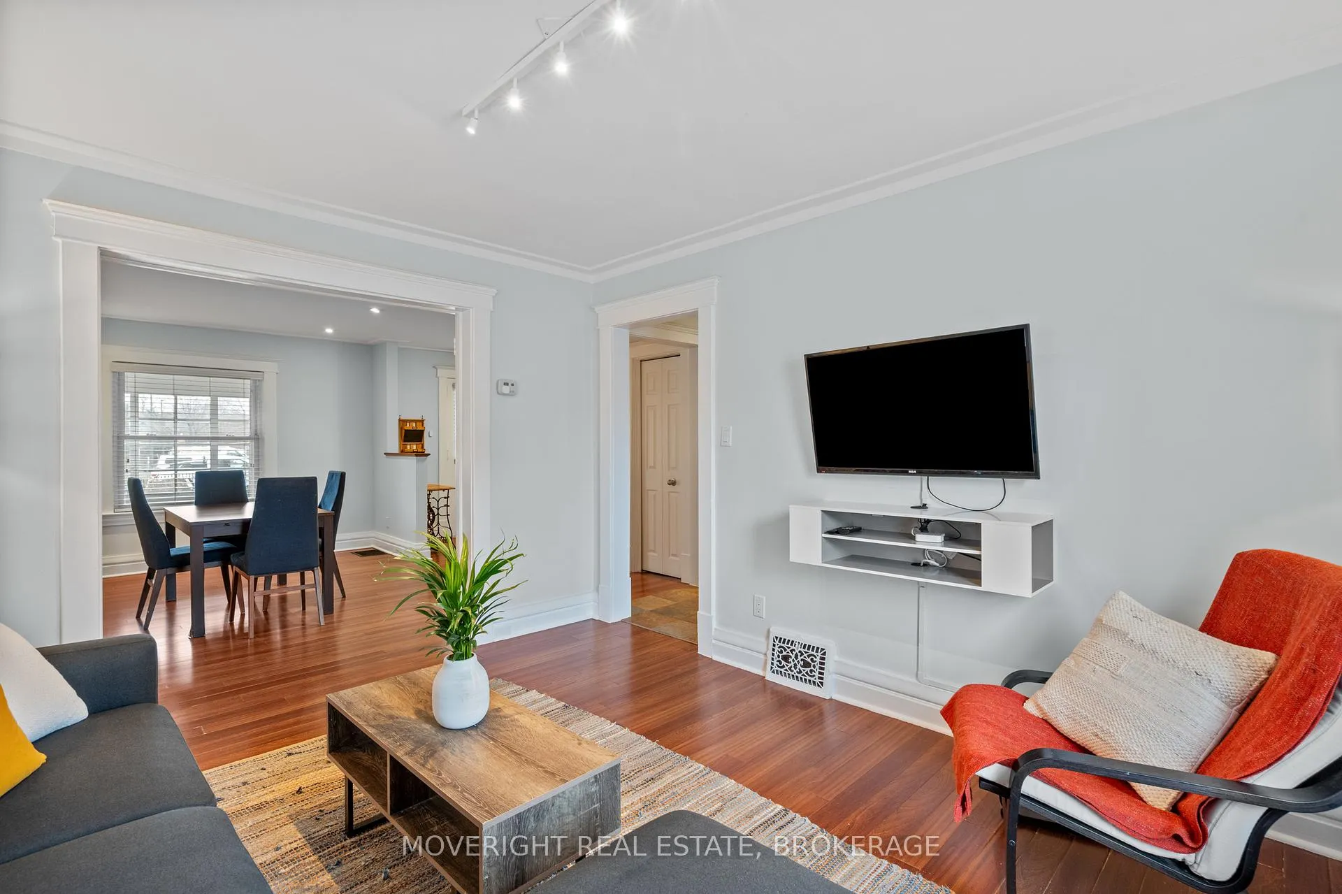 Photo 14 of 6 Gibson Place, St. Catharines, Downtown — HOMEH