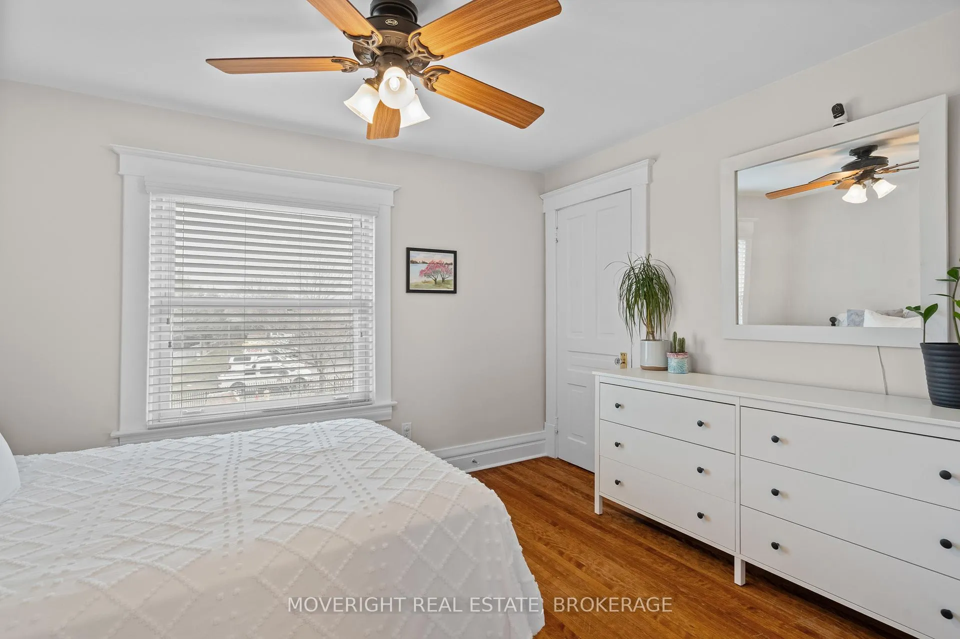 Photo 23 of 6 Gibson Place, St. Catharines, Downtown — HOMEH