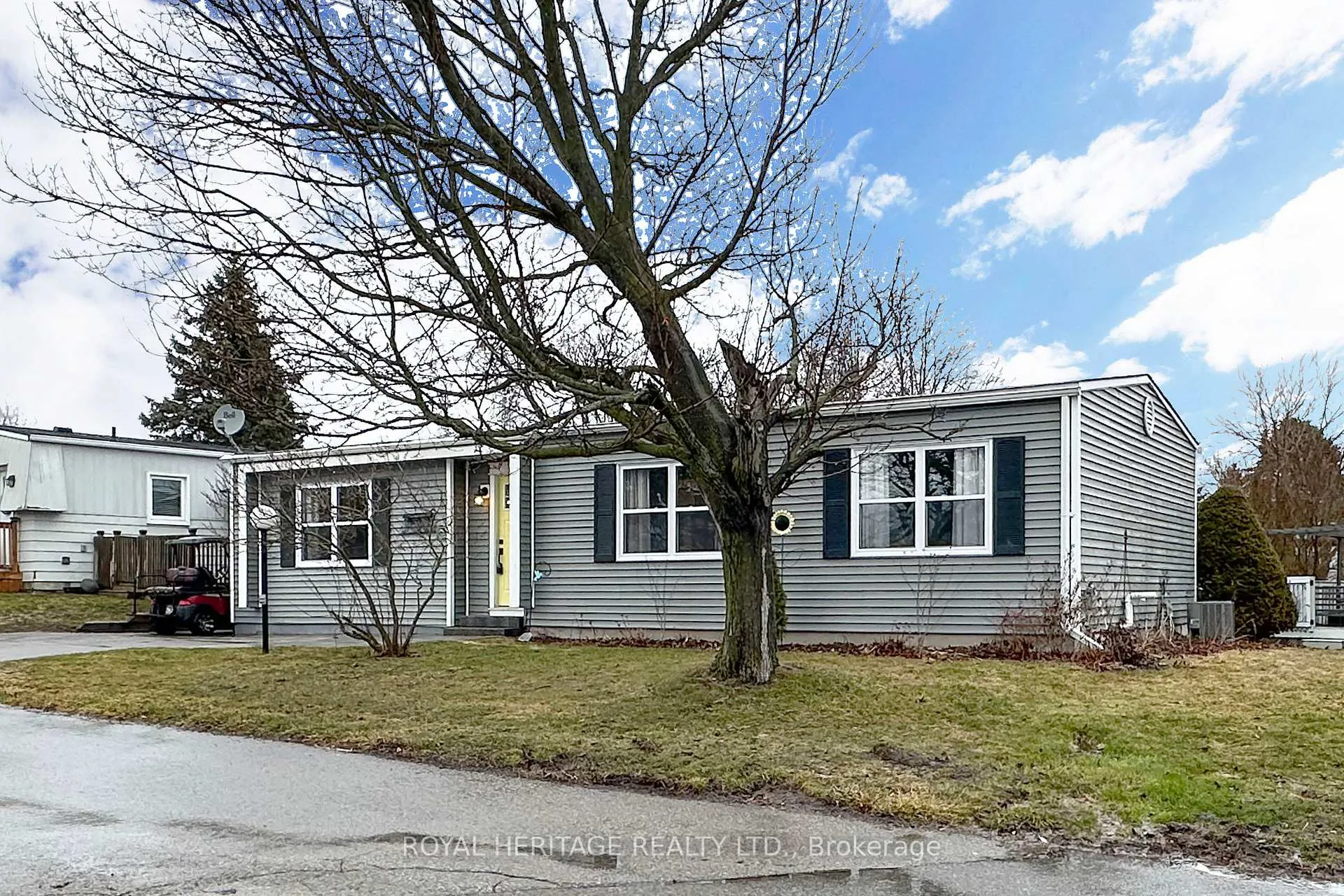 Photo 3 of 40 Bluffs Road, Clarington, Bowmanville — HOMEH
