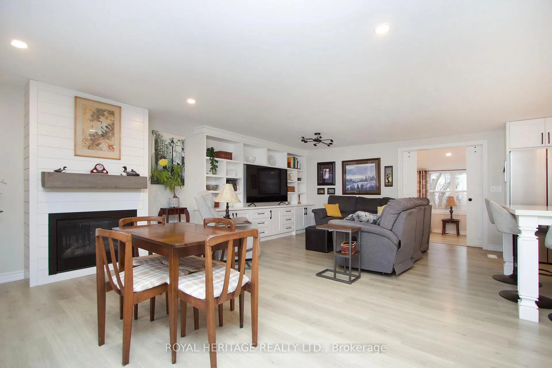 Photo 8 of 40 Bluffs Road, Clarington, Bowmanville — HOMEH