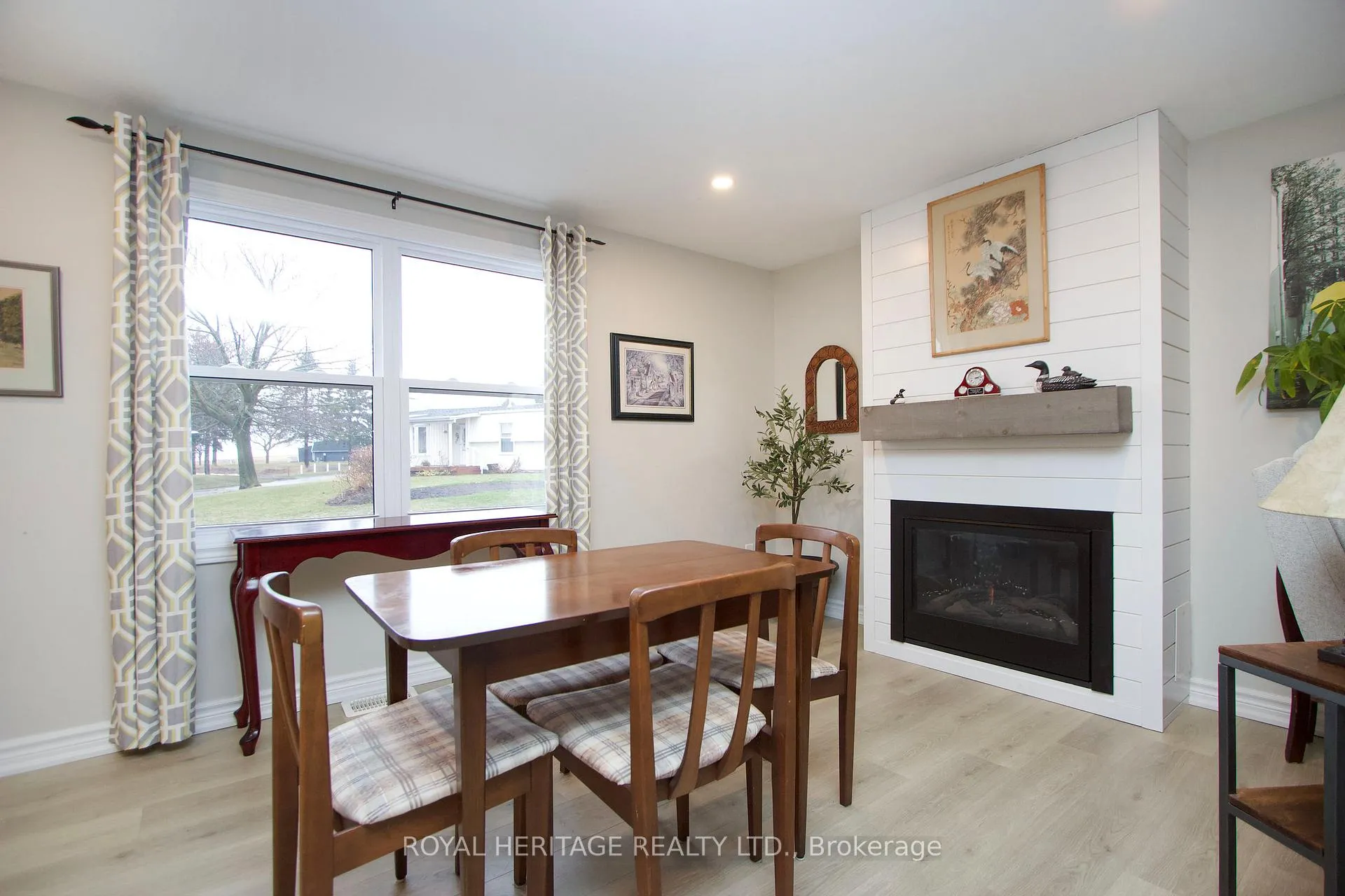 Photo 9 of 40 Bluffs Road, Clarington, Bowmanville — HOMEH