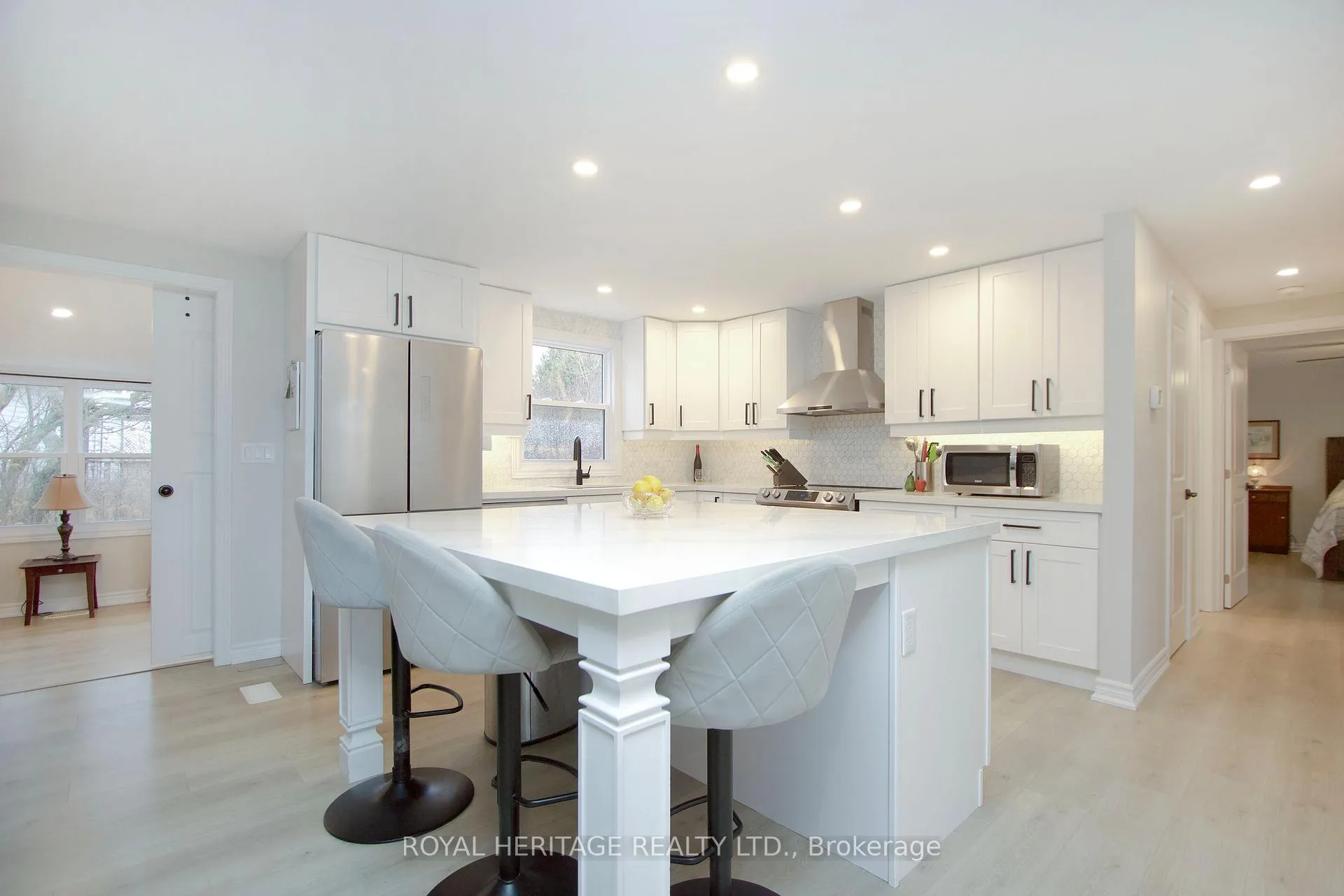 Photo 11 of 40 Bluffs Road, Clarington, Bowmanville — HOMEH