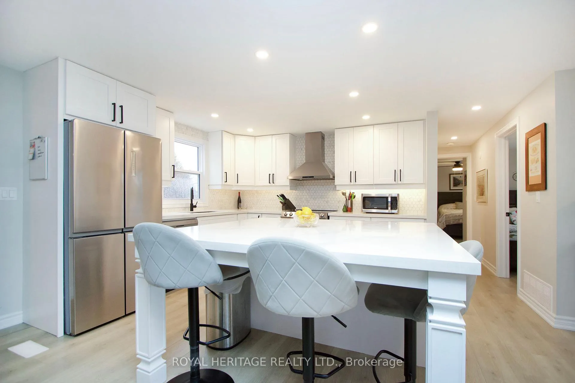 Photo 12 of 40 Bluffs Road, Clarington, Bowmanville — HOMEH