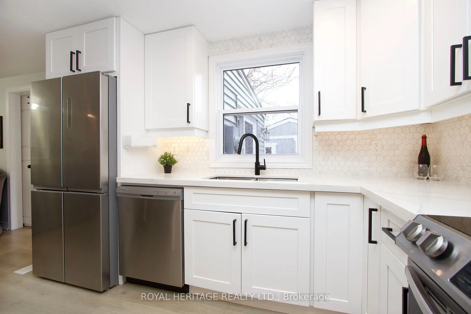 Photo 15 of 40 Bluffs Road, Clarington, Bowmanville — HOMEH