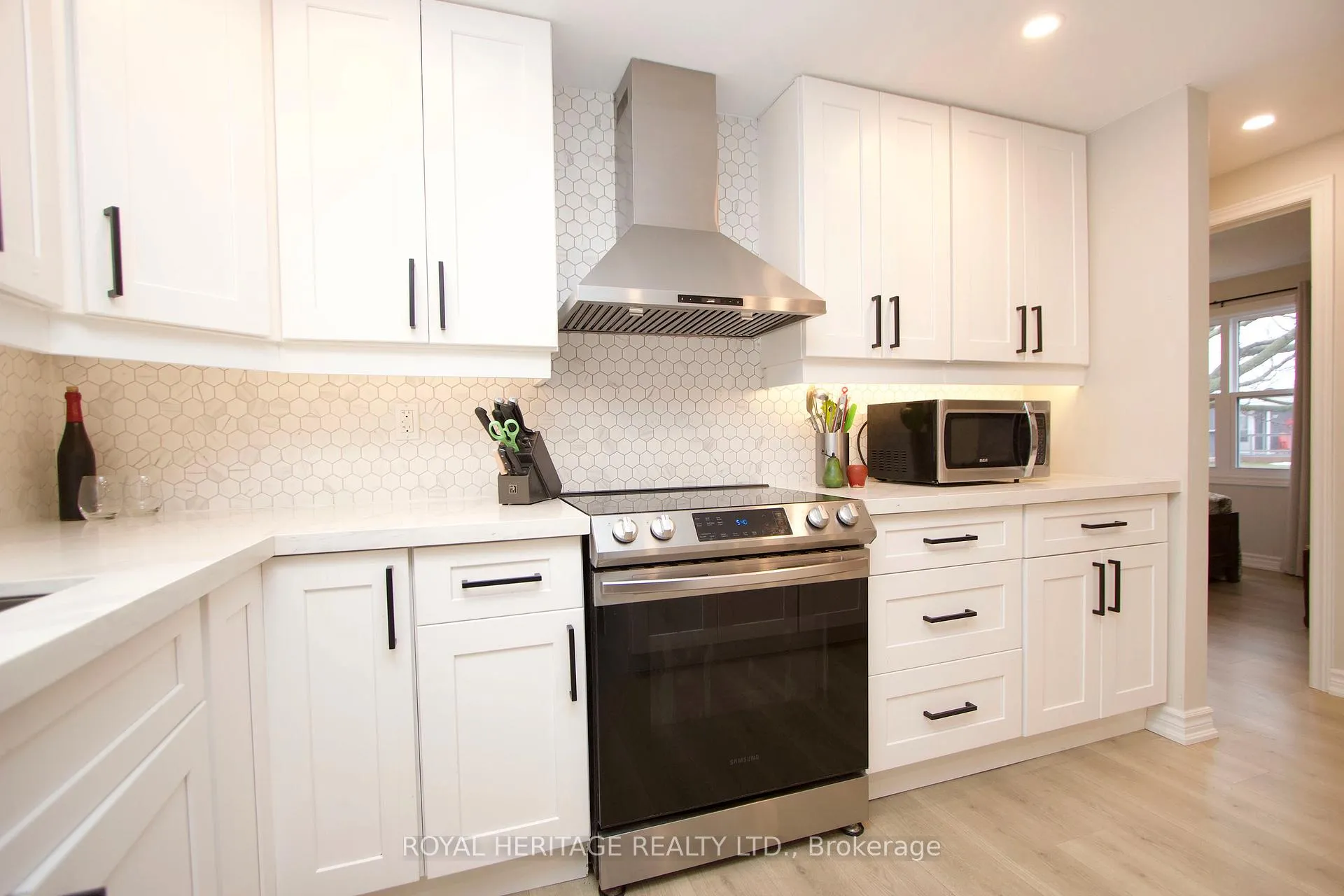 Photo 17 of 40 Bluffs Road, Clarington, Bowmanville — HOMEH