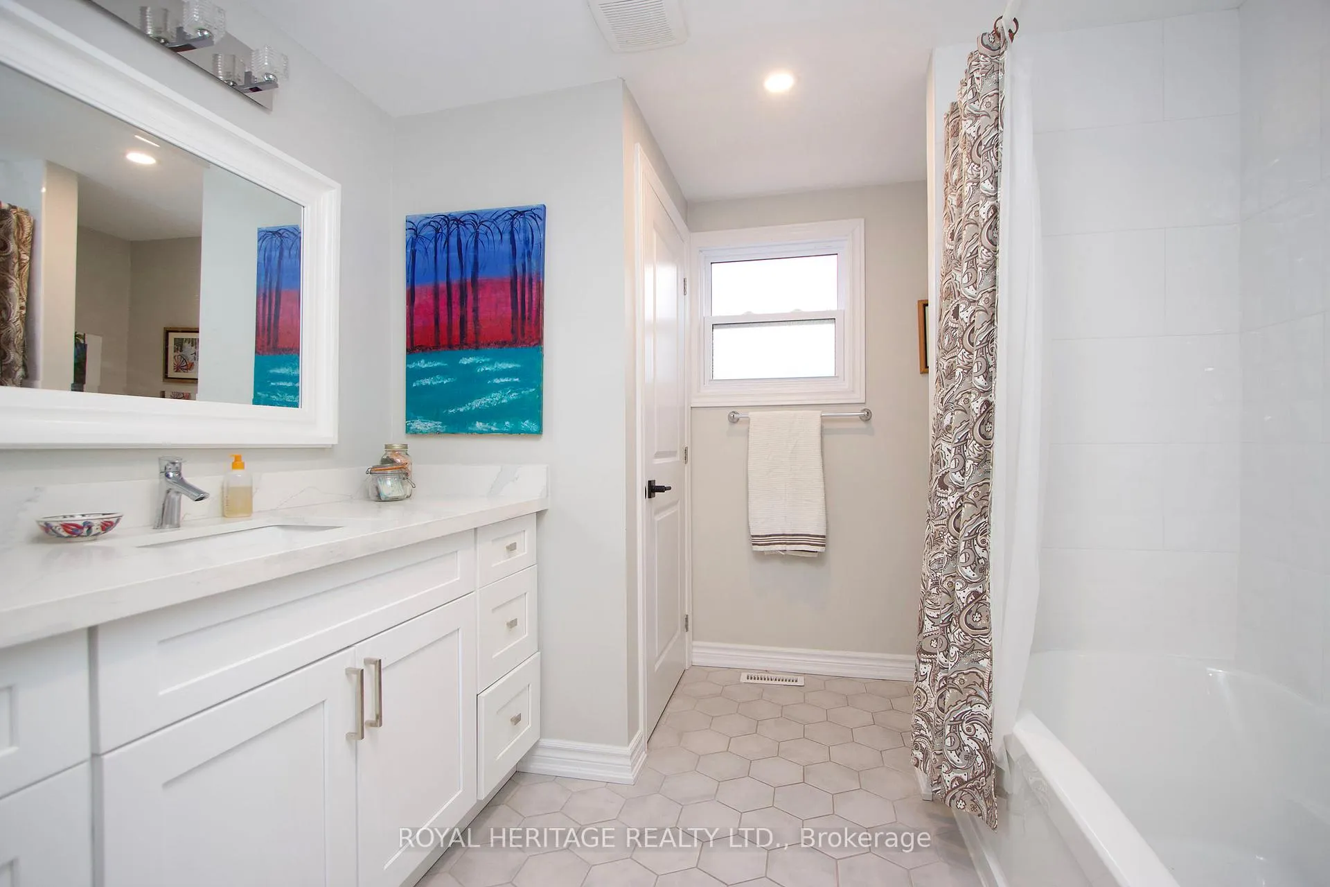 Photo 26 of 40 Bluffs Road, Clarington, Bowmanville — HOMEH