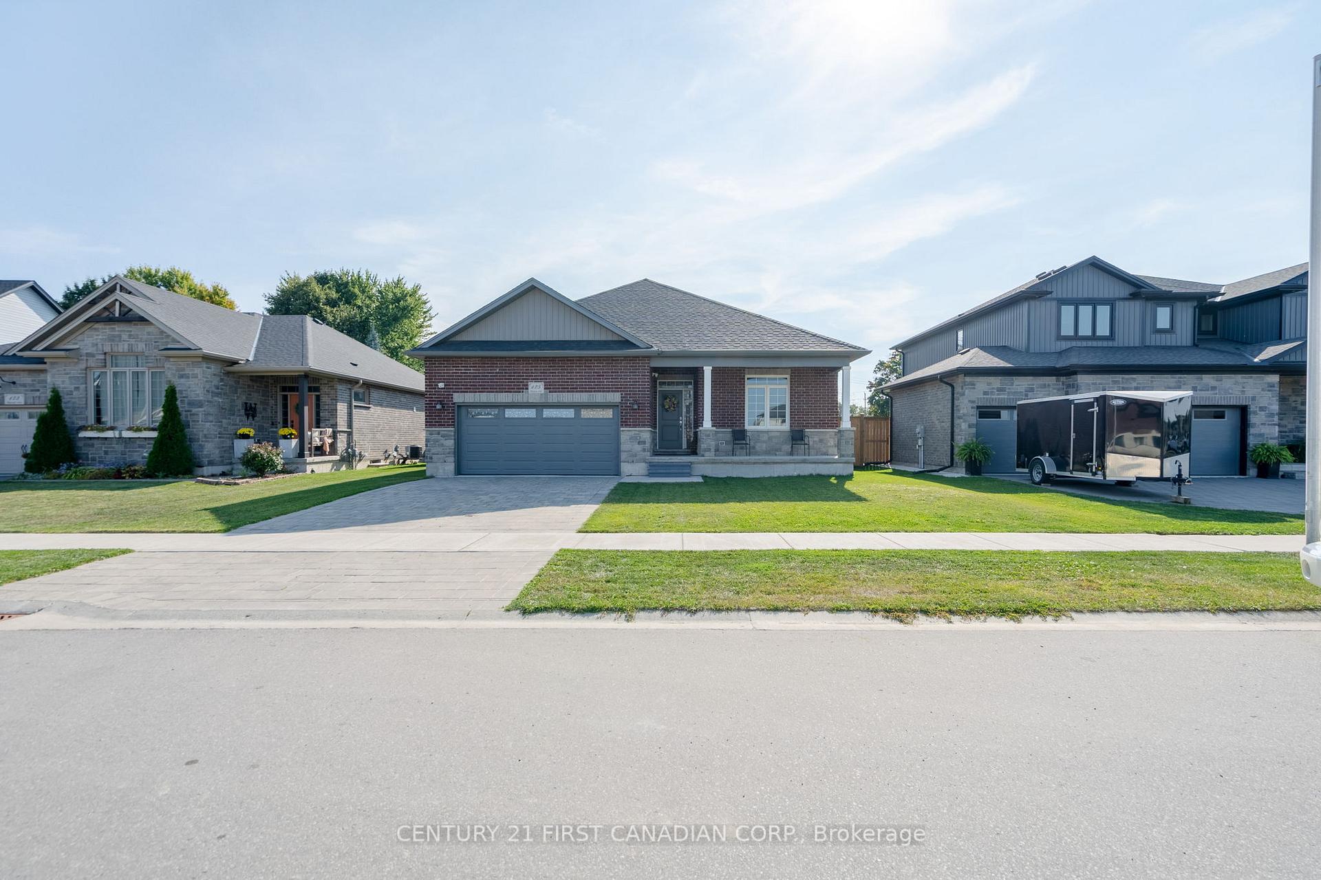 Photo 2 of 125 Spencer Avenue, Lucan Biddulph, Lucan — HOMEH