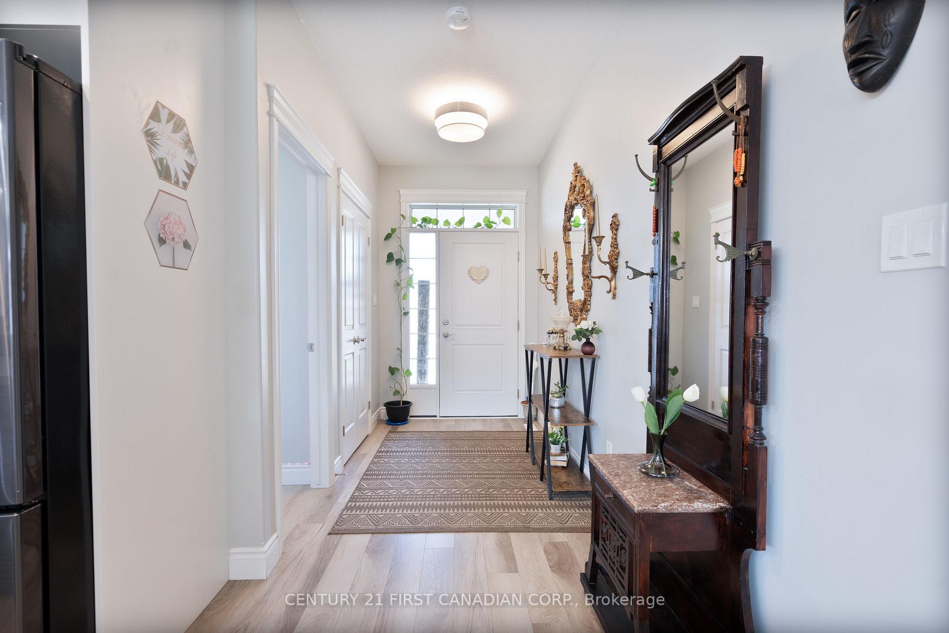 Photo 6 of 125 Spencer Avenue, Lucan Biddulph, Lucan — HOMEH