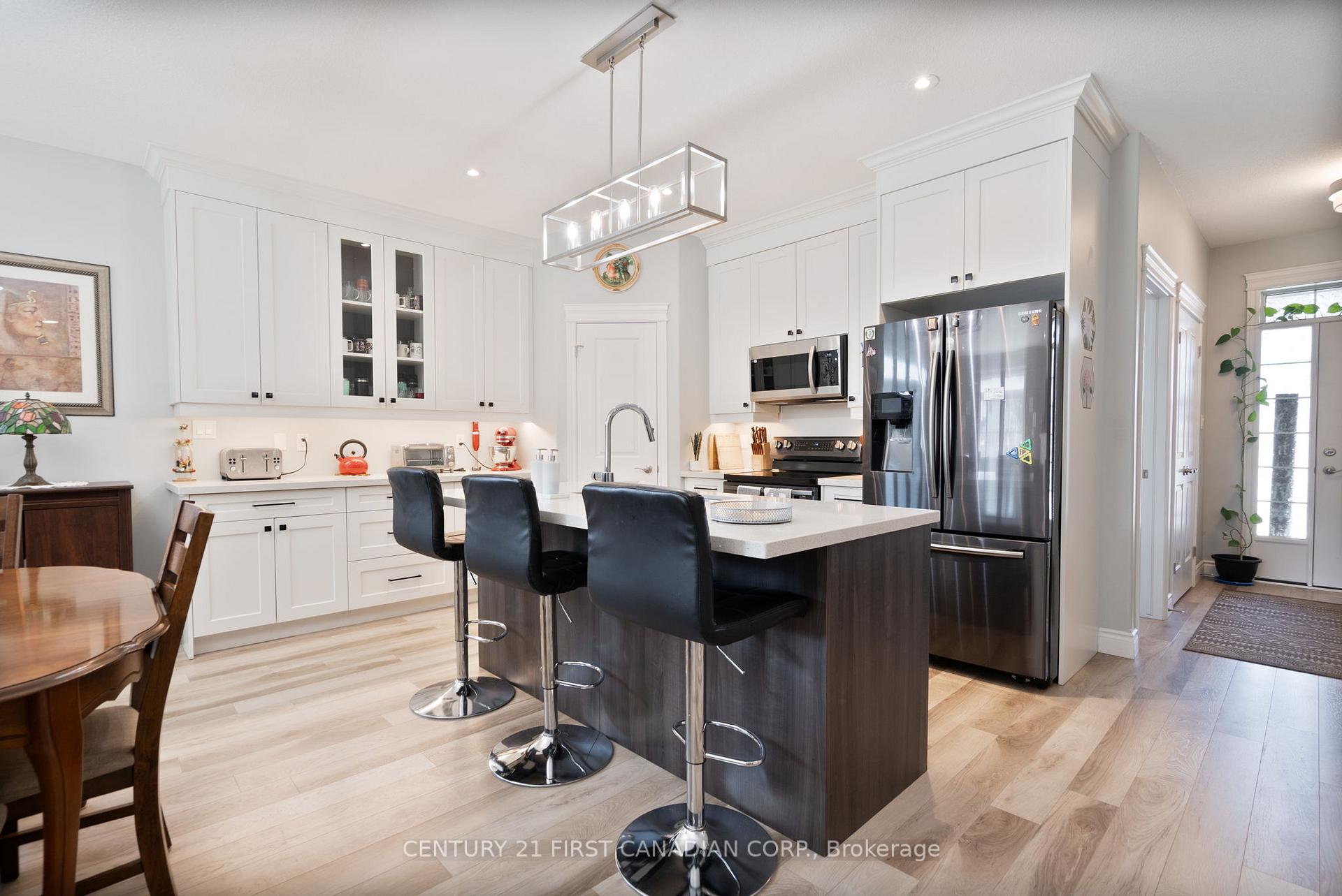 Photo 7 of 125 Spencer Avenue, Lucan Biddulph, Lucan — HOMEH