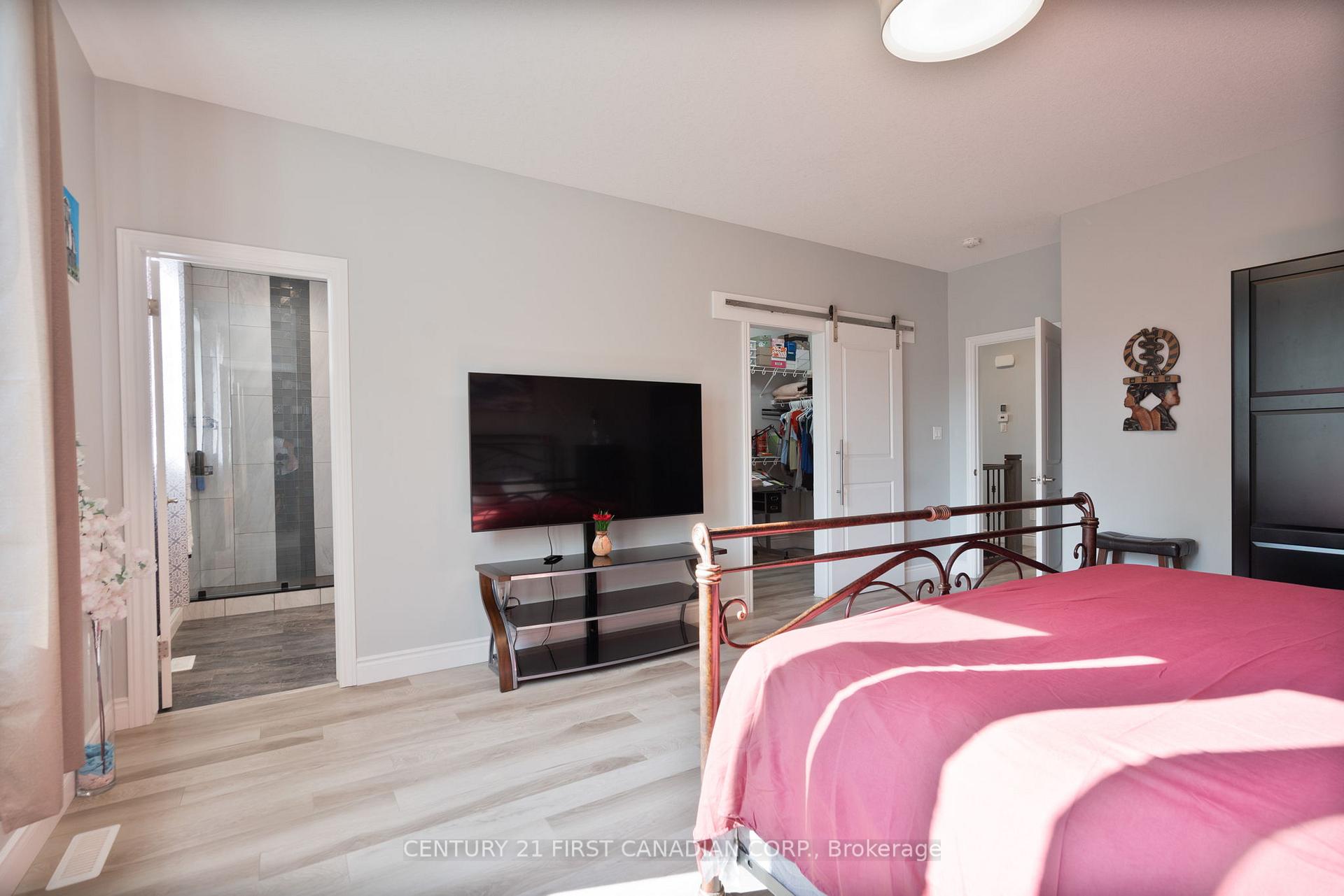 Photo 23 of 125 Spencer Avenue, Lucan Biddulph, Lucan — HOMEH