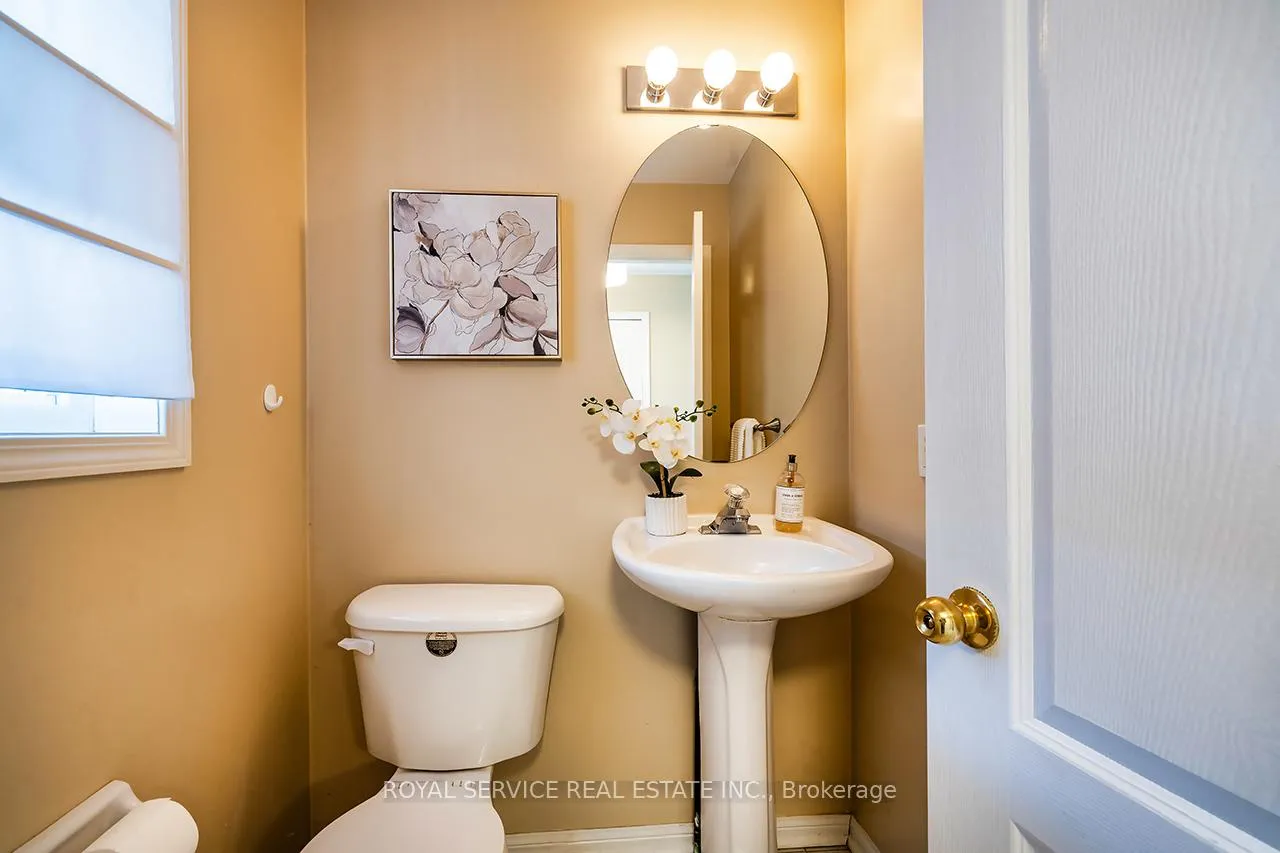 Photo 4 of 56 Beacham Crescent, Clarington, Newcastle — HOMEH