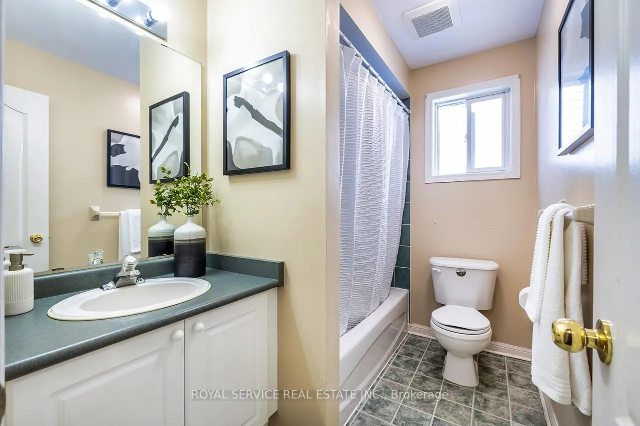 Photo 26 of 56 Beacham Crescent, Clarington, Newcastle — HOMEH