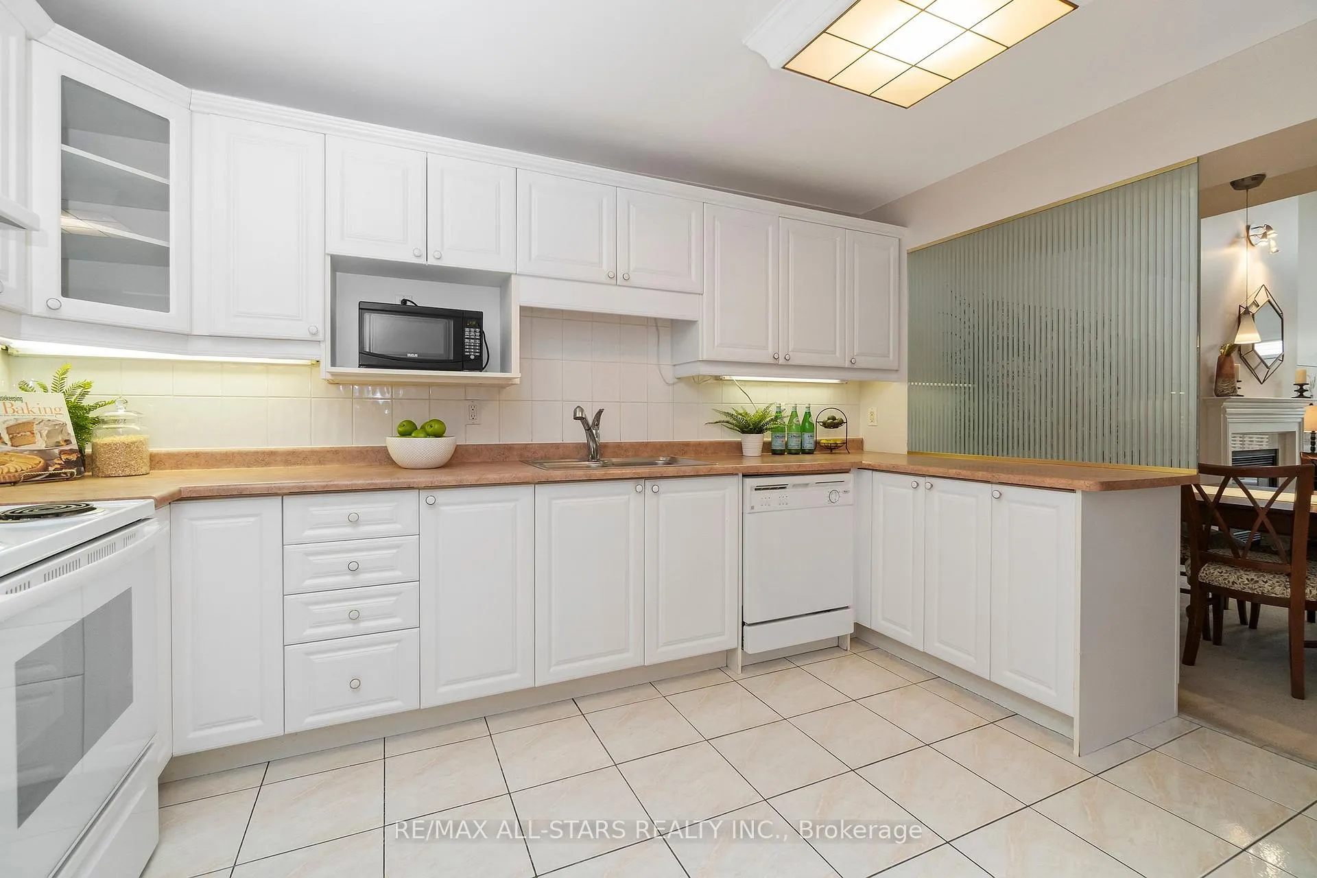 Photo 9 of 30 Blue Heron Beach Way, Markham, Greensborough — HOMEH