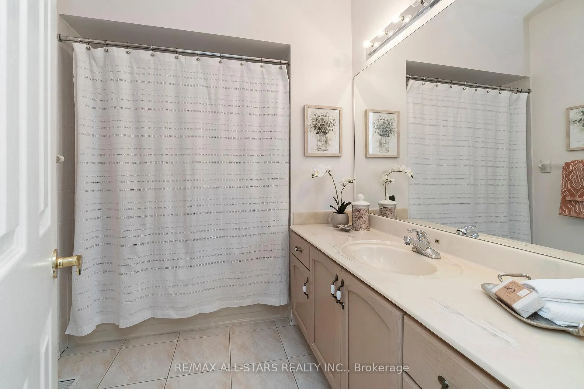 Photo 24 of 30 Blue Heron Beach Way, Markham, Greensborough — HOMEH