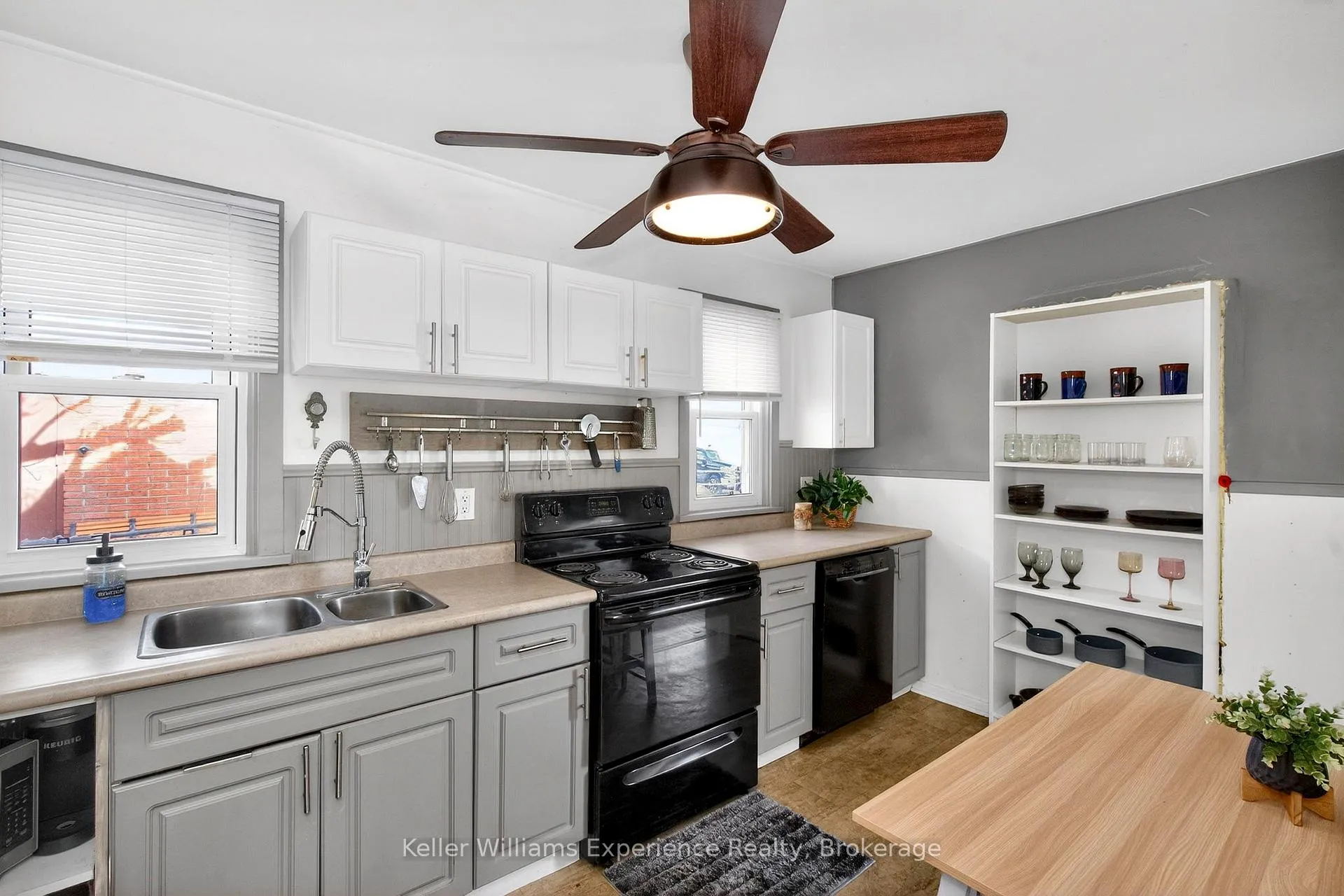 Photo 6 of 14 Aubrey Street, Bracebridge, Macaulay — HOMEH