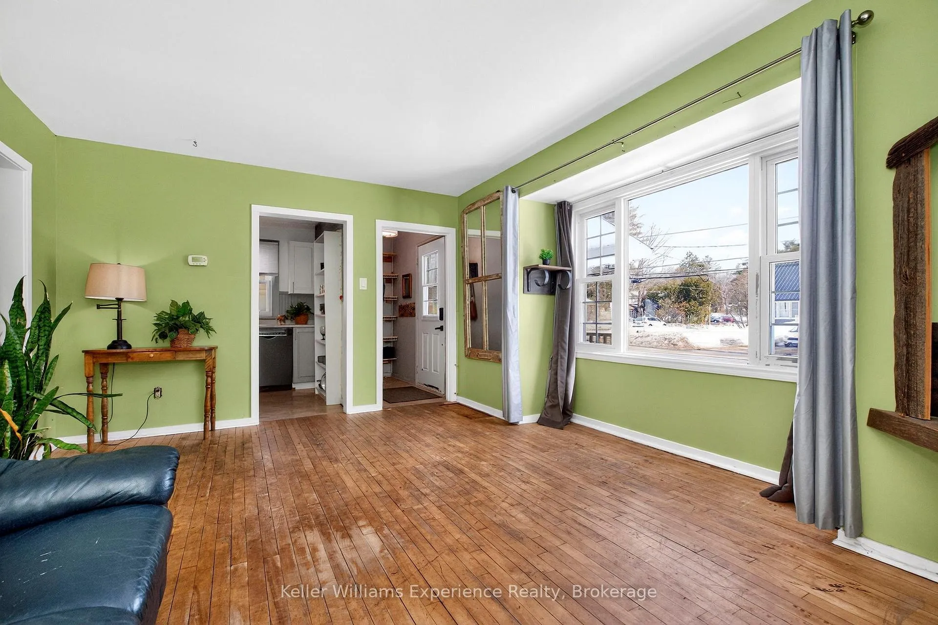 Photo 14 of 14 Aubrey Street, Bracebridge, Macaulay — HOMEH