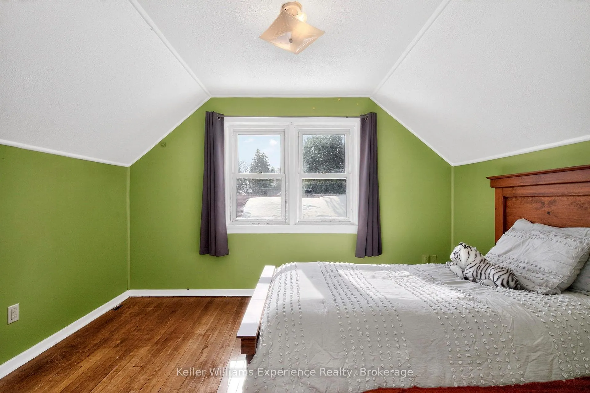 Photo 19 of 14 Aubrey Street, Bracebridge, Macaulay — HOMEH