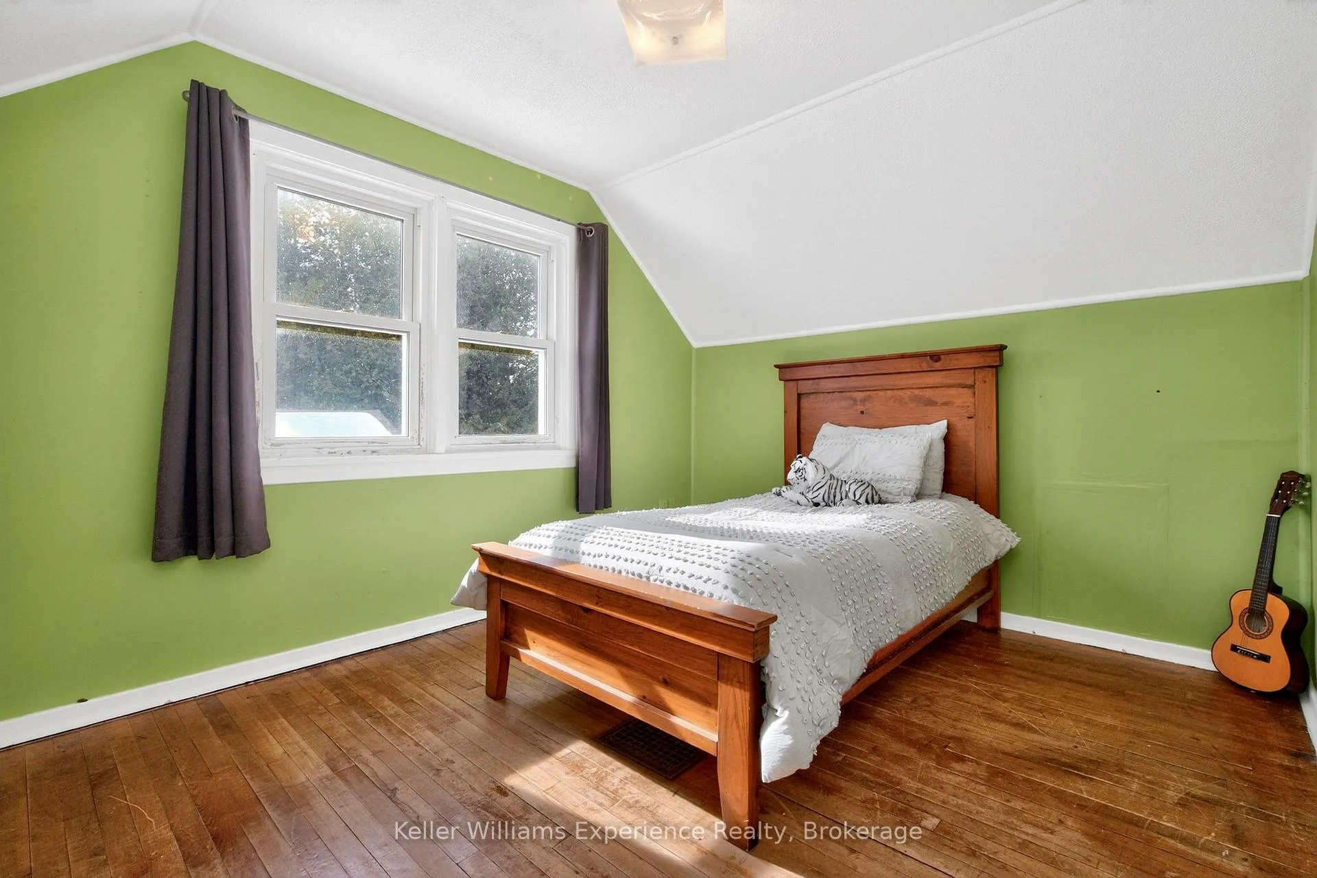 Photo 20 of 14 Aubrey Street, Bracebridge, Macaulay — HOMEH