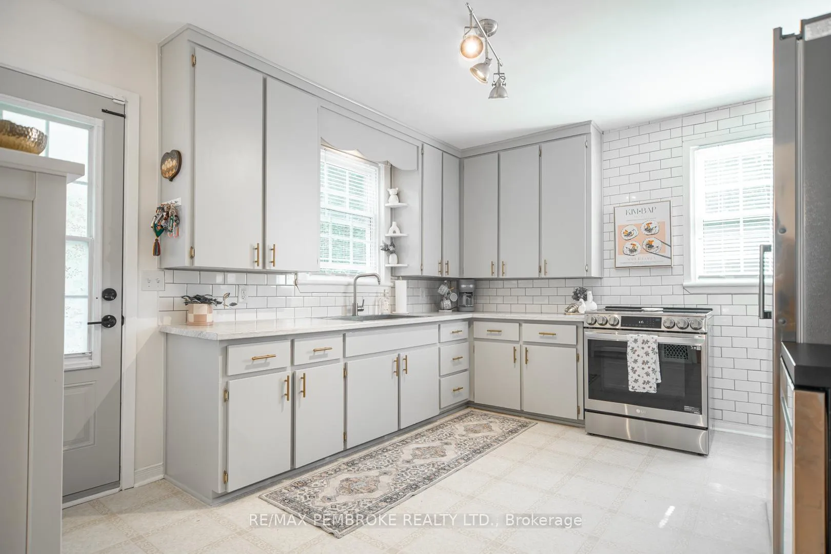 Photo 3 of 332 Esther Street, Pembroke — HOMEH