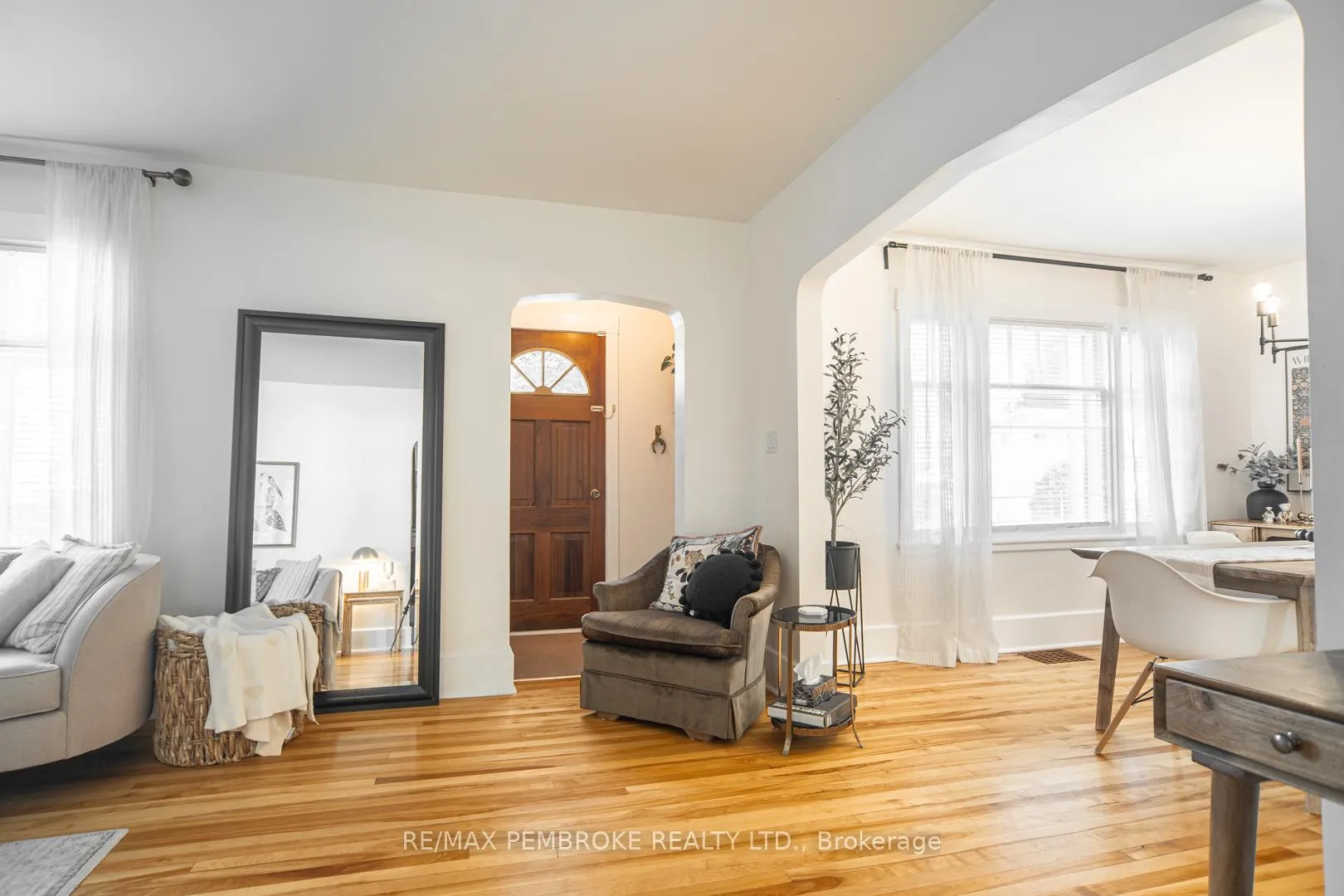 Photo 10 of 332 Esther Street, Pembroke — HOMEH