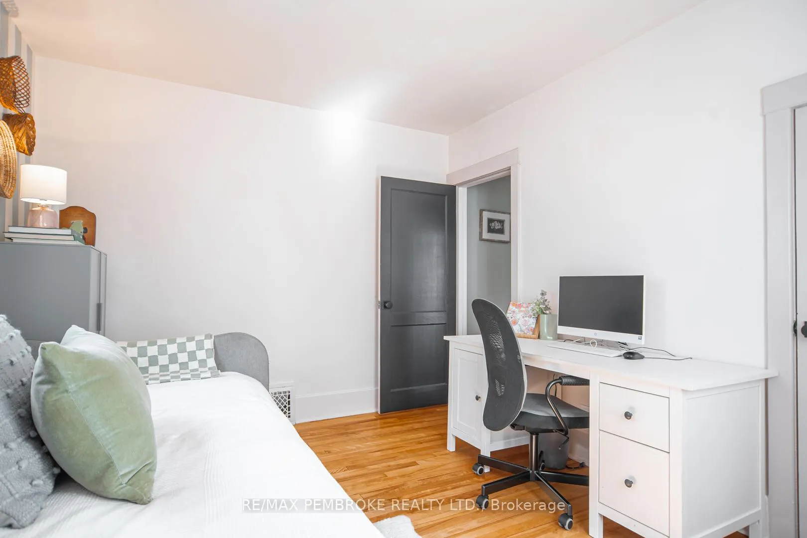 Photo 16 of 332 Esther Street, Pembroke — HOMEH