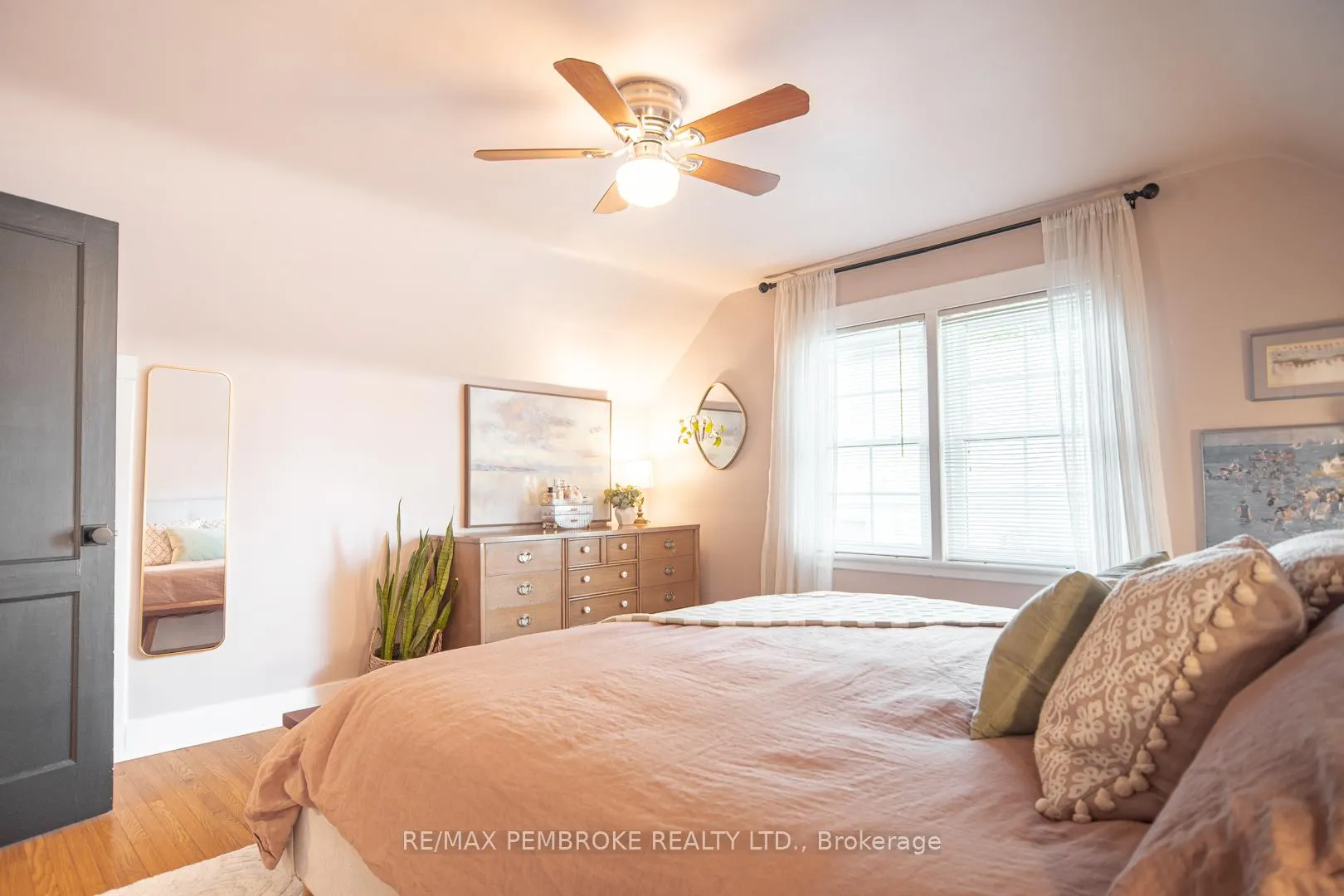 Photo 18 of 332 Esther Street, Pembroke — HOMEH