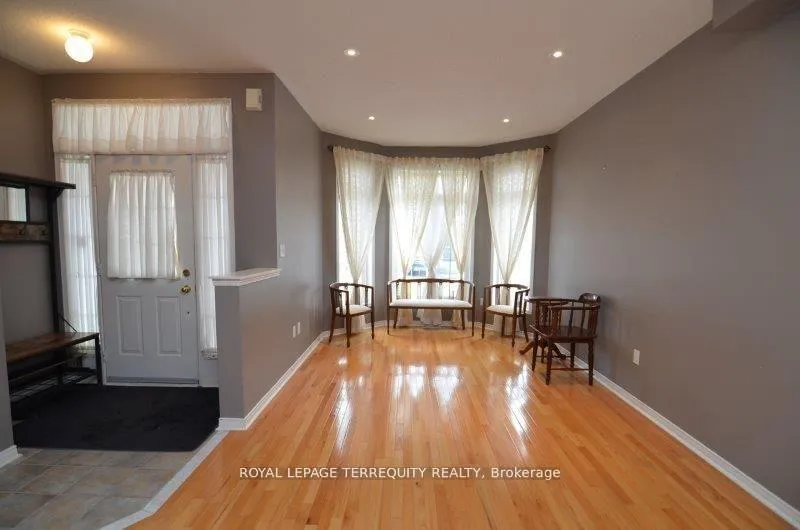 Photo 4 of 5 Wilcliff Court, Markham, Greensborough — HOMEH