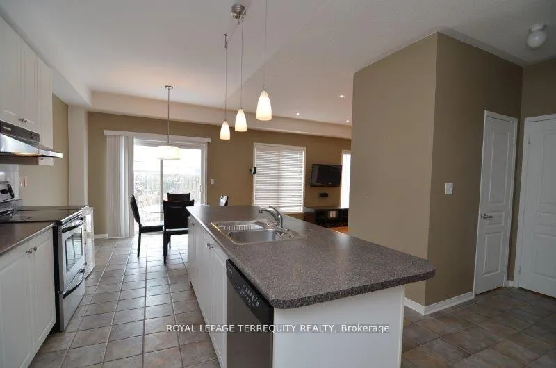 Photo 9 of 5 Wilcliff Court, Markham, Greensborough — HOMEH