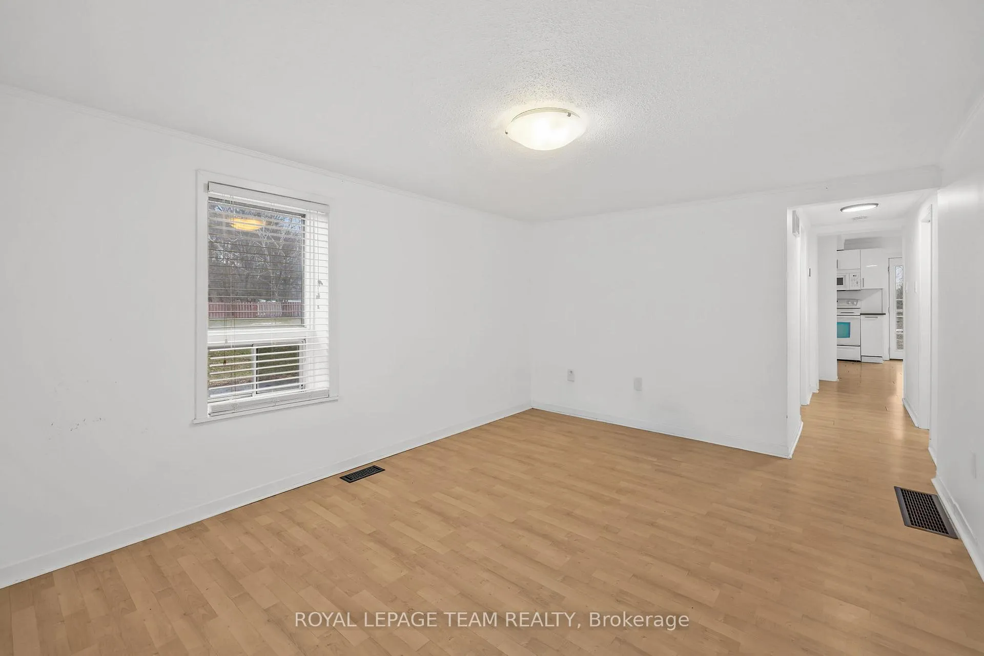 Photo 7 of 6264 Perth Street, Ottawa, Richmond — HOMEH