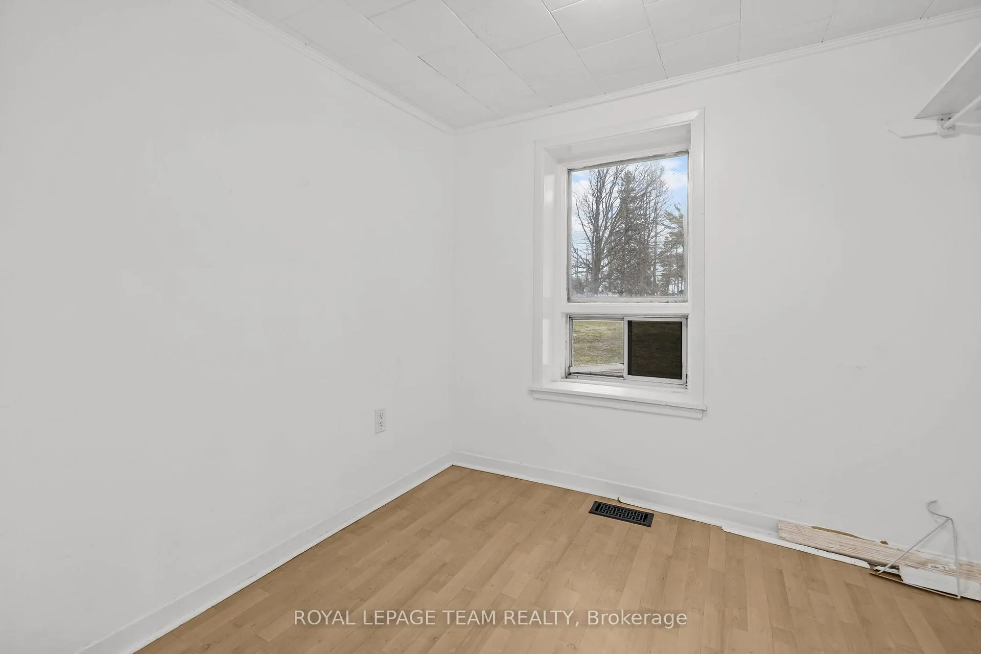 Photo 11 of 6264 Perth Street, Ottawa, Richmond — HOMEH