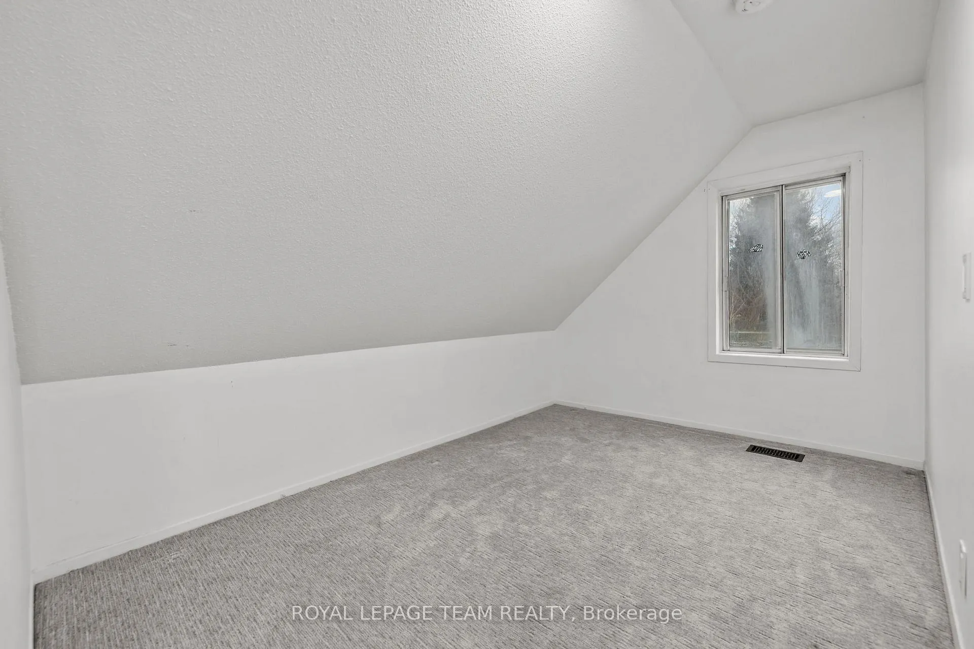 Photo 16 of 6264 Perth Street, Ottawa, Richmond — HOMEH