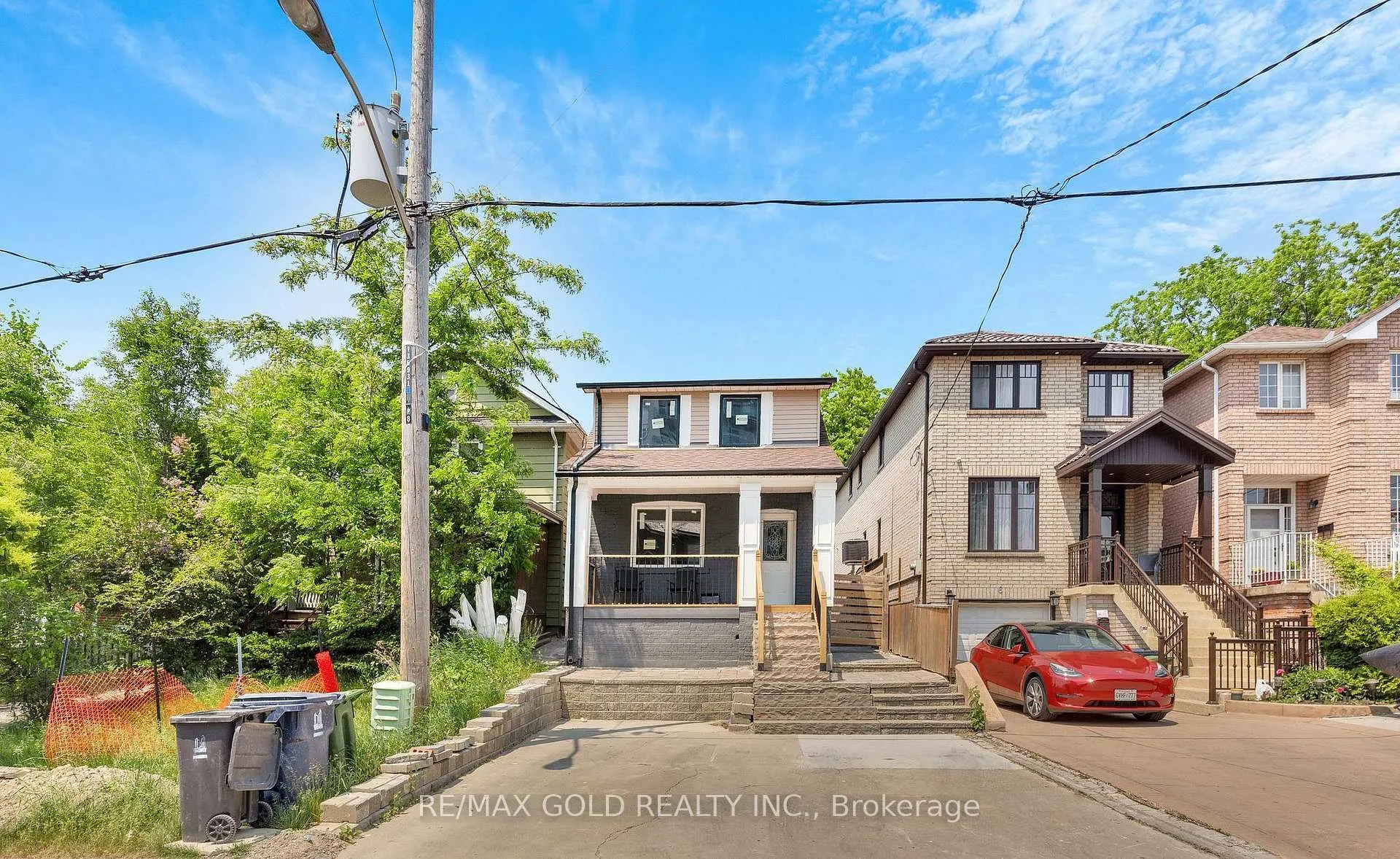 Front of 8 Fairglen Crescent