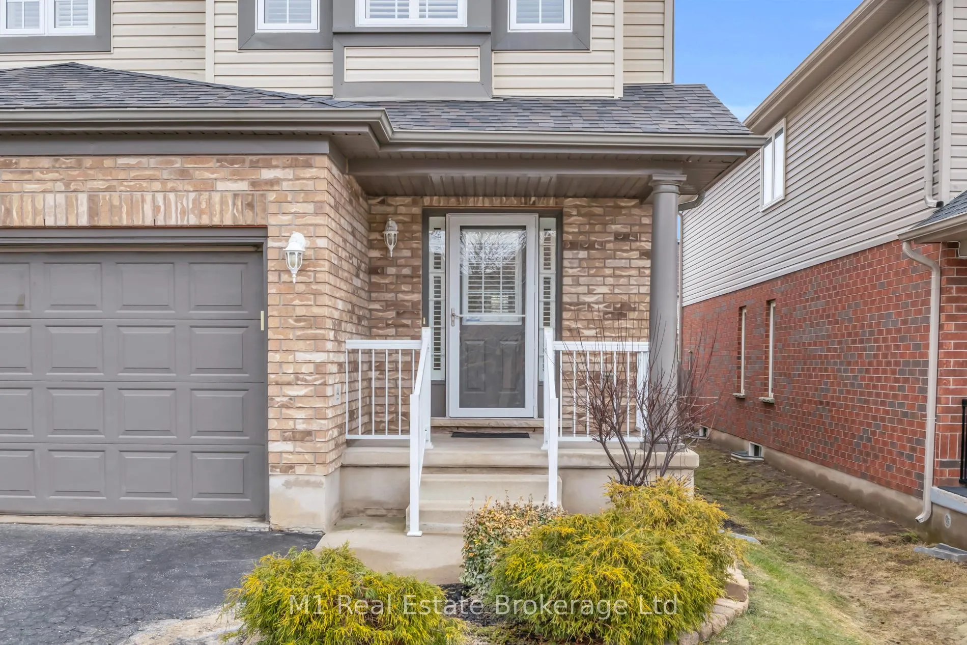 Photo 3 of 33 Hilltop Road, Guelph, Victoria North — HOMEH