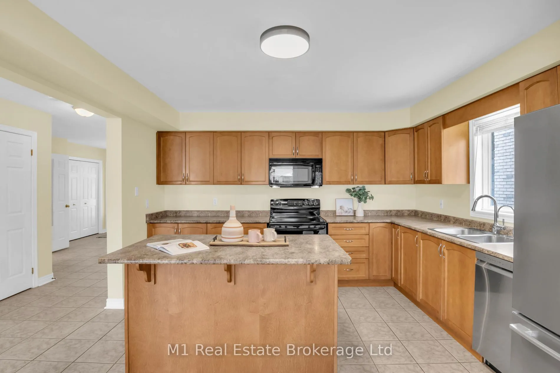 Photo 9 of 33 Hilltop Road, Guelph, Victoria North — HOMEH