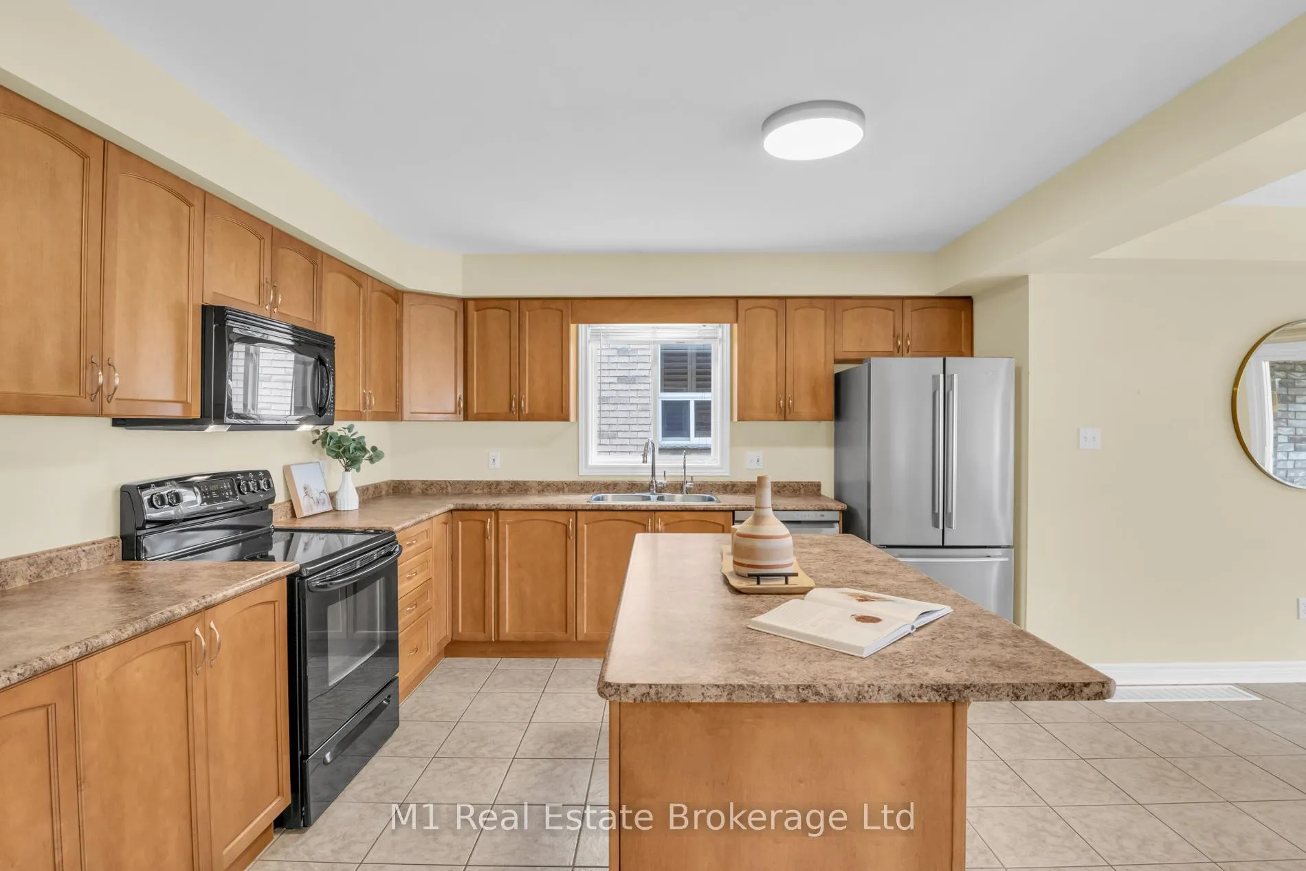 Photo 10 of 33 Hilltop Road, Guelph, Victoria North — HOMEH