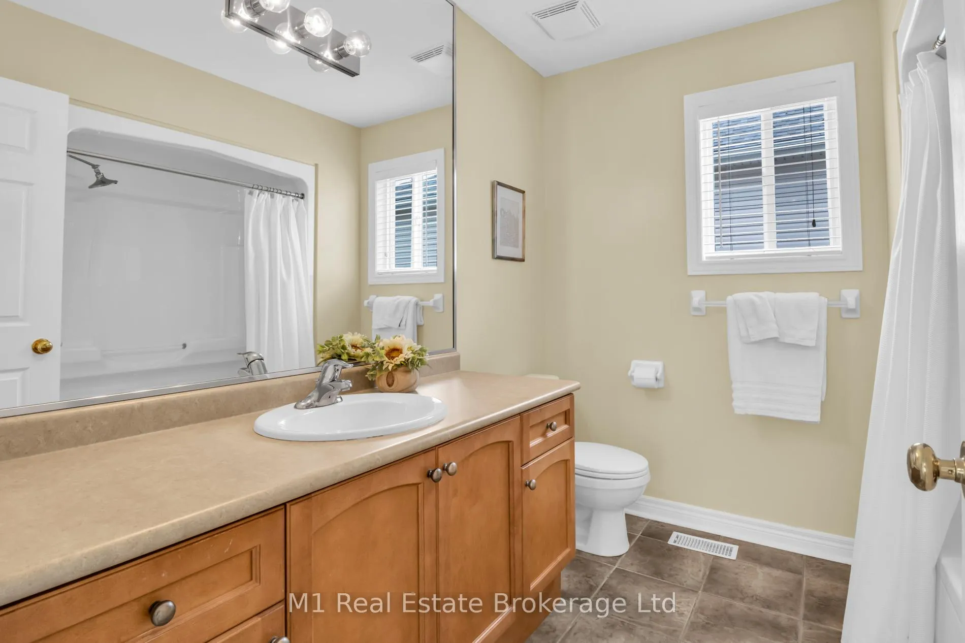 Photo 32 of 33 Hilltop Road, Guelph, Victoria North — HOMEH