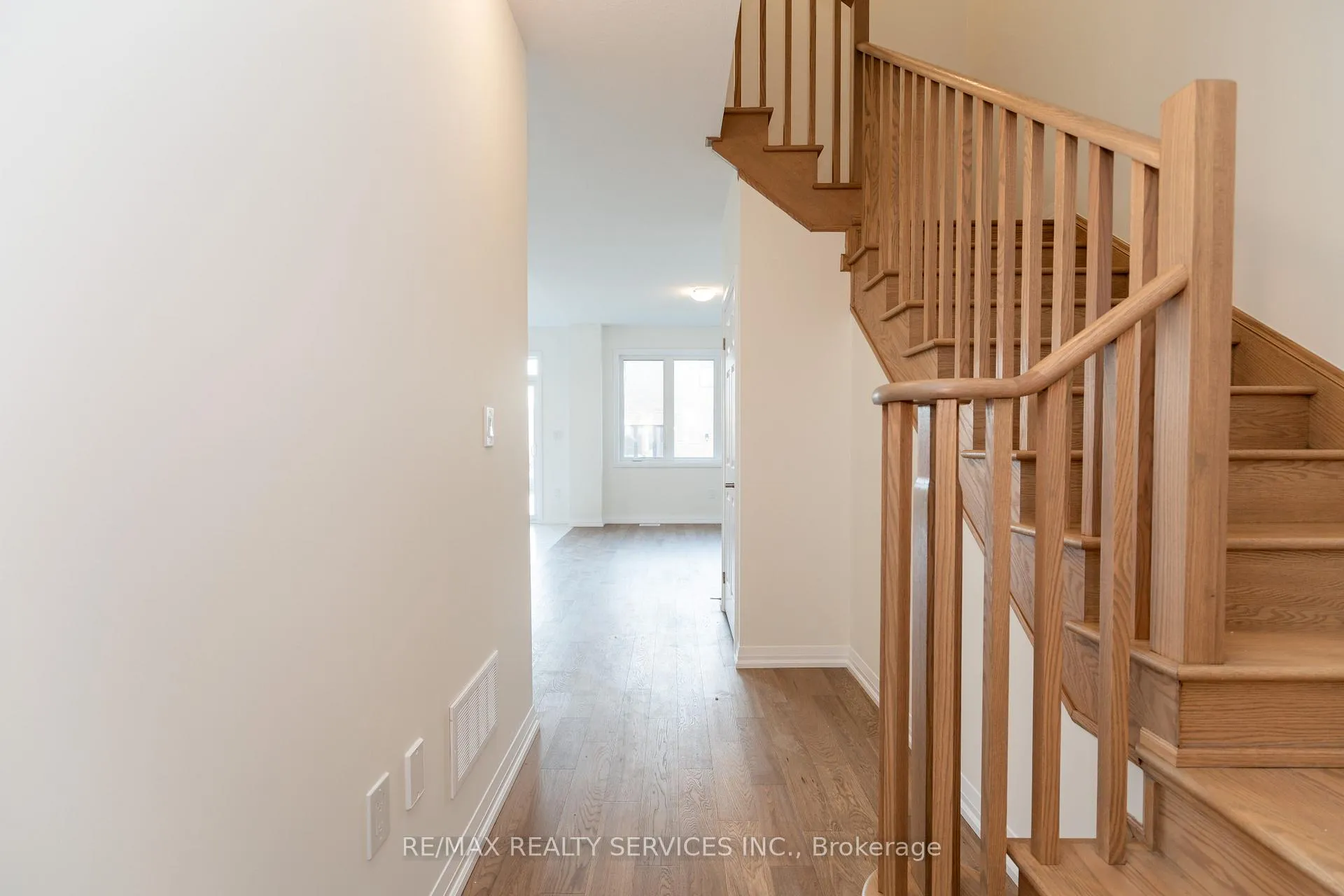 Photo 6 of 95 Granville Crescent, Haldimand — HOMEH
