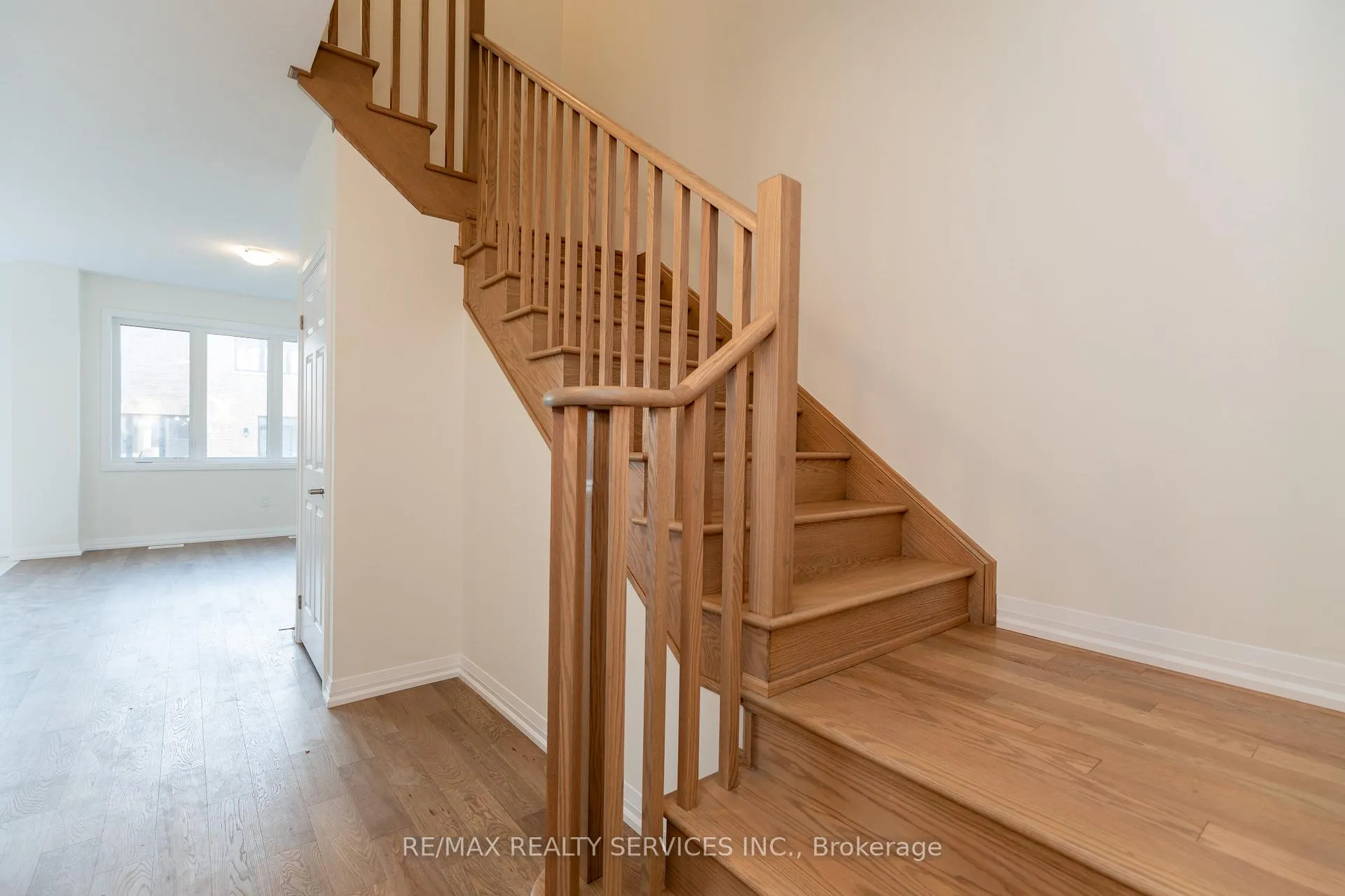Photo 7 of 95 Granville Crescent, Haldimand — HOMEH