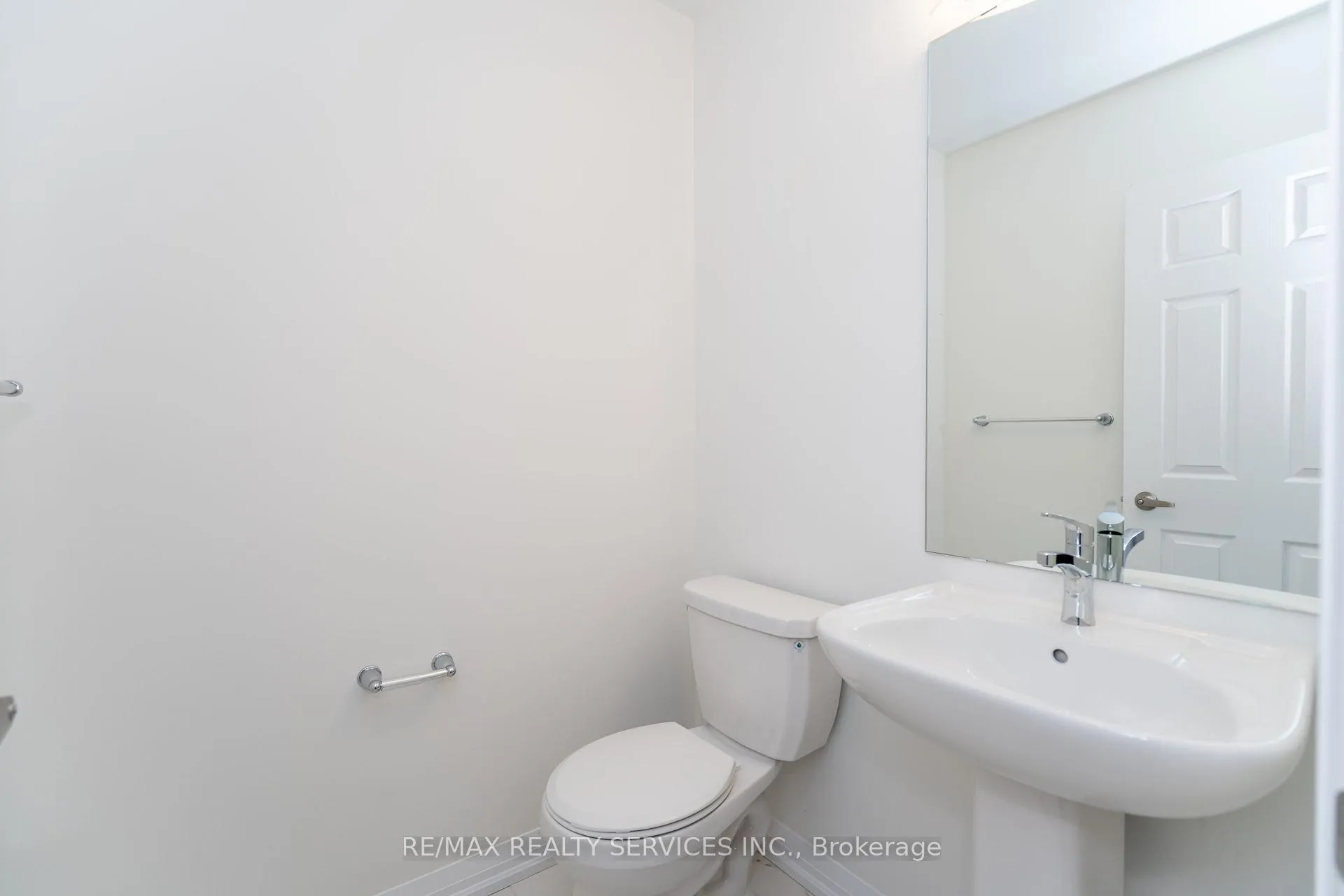 Photo 8 of 95 Granville Crescent, Haldimand — HOMEH
