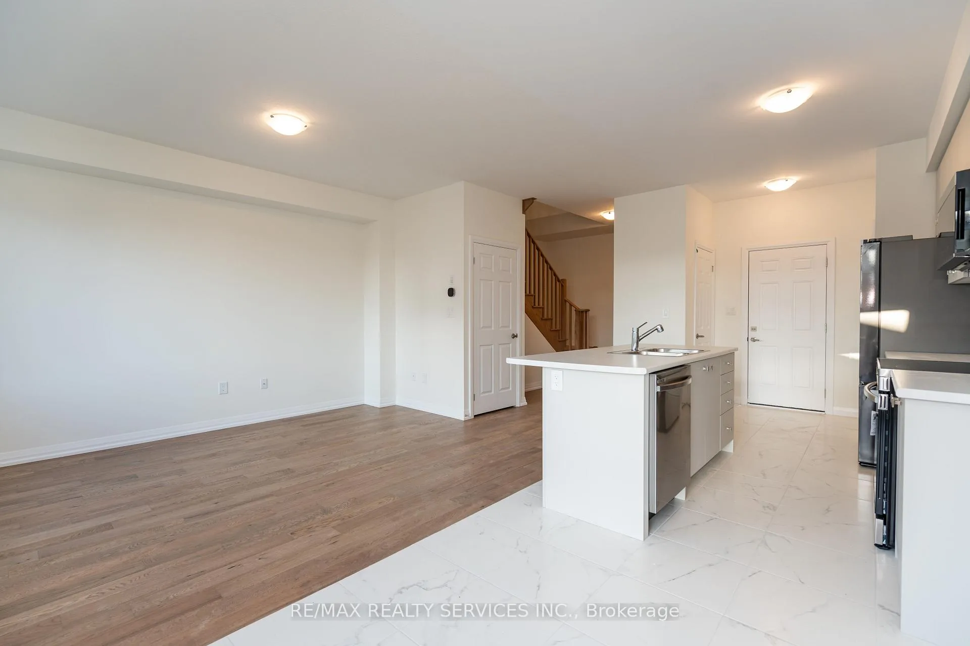 Photo 17 of 95 Granville Crescent, Haldimand — HOMEH