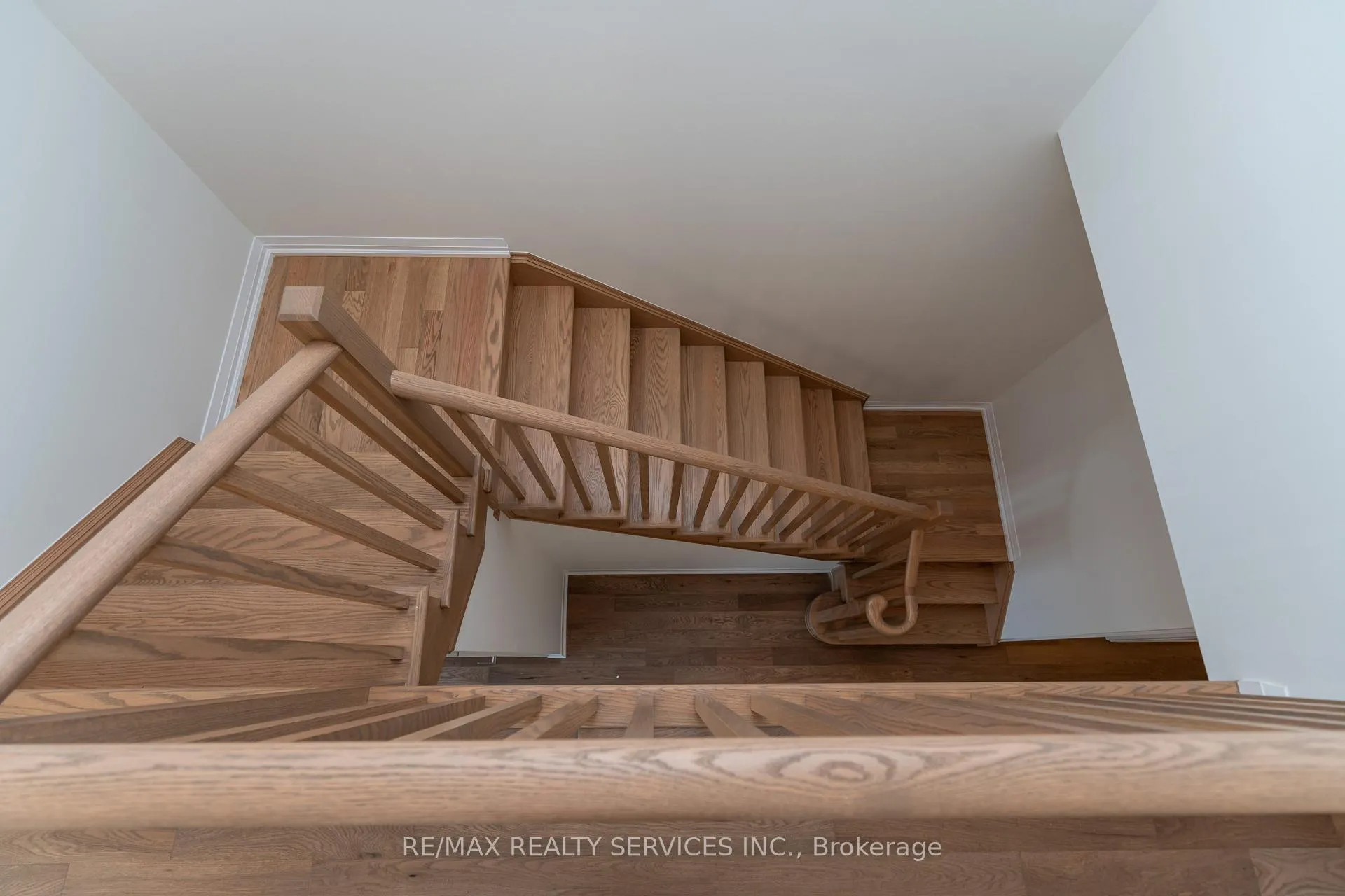 Photo 24 of 95 Granville Crescent, Haldimand — HOMEH