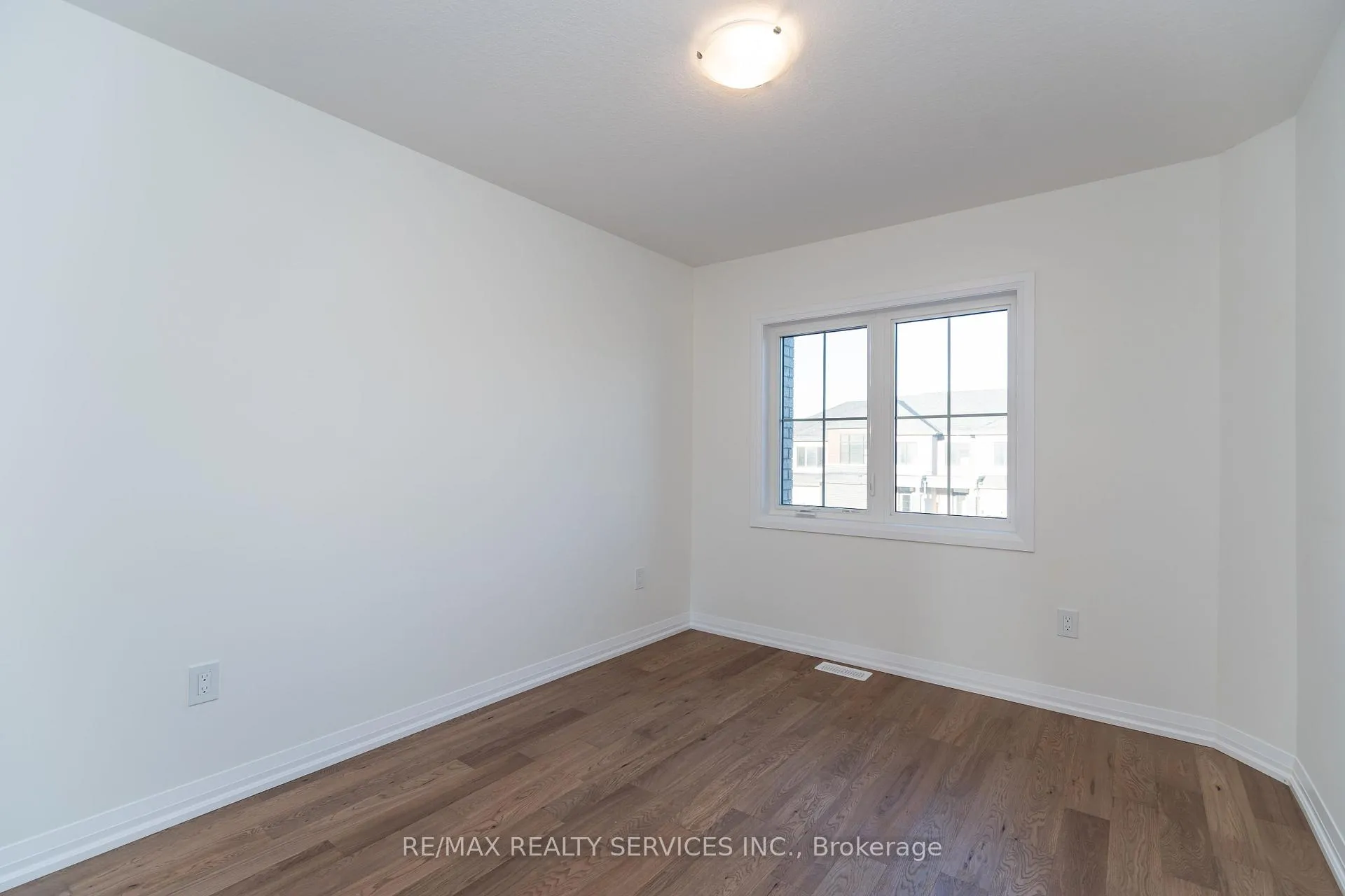Photo 34 of 95 Granville Crescent, Haldimand — HOMEH