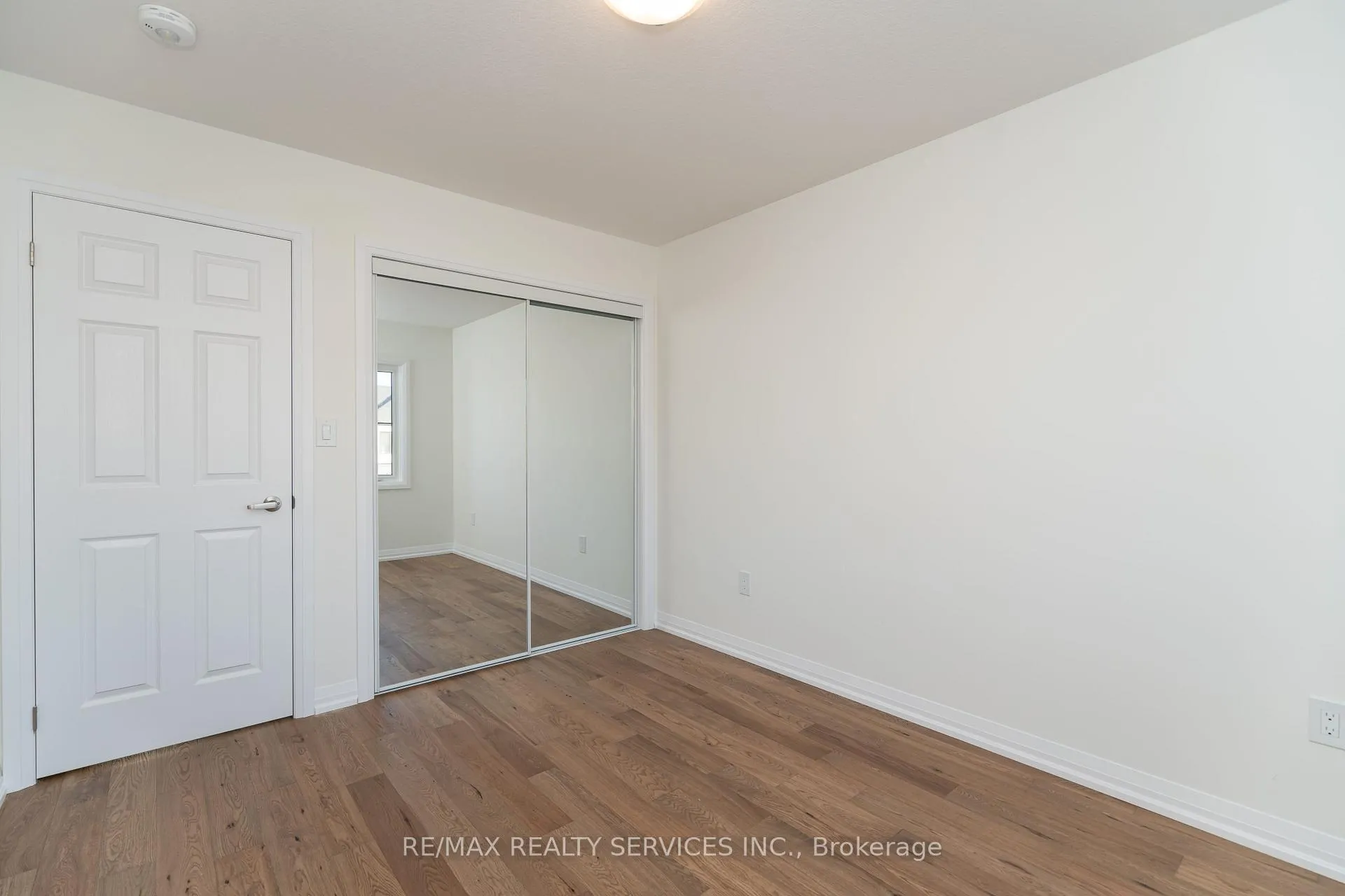 Photo 37 of 95 Granville Crescent, Haldimand — HOMEH