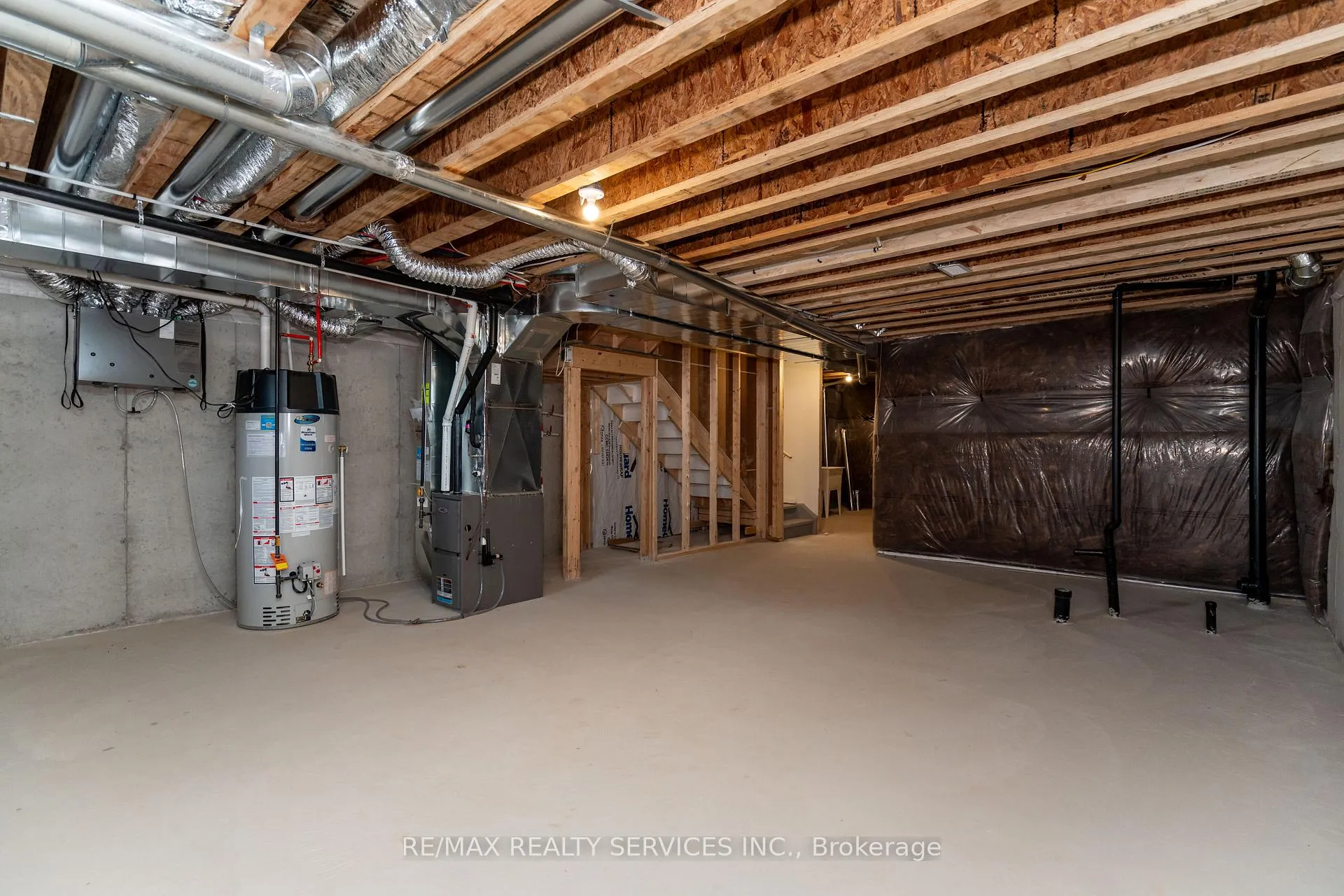 Photo 46 of 95 Granville Crescent, Haldimand — HOMEH
