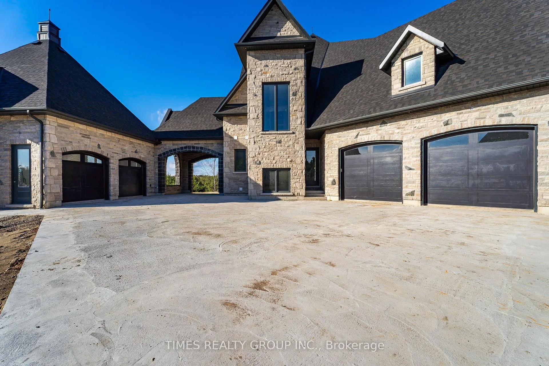 Photo 5 of 17 Edgewild Drive, Caledon, Palgrave — HOMEH