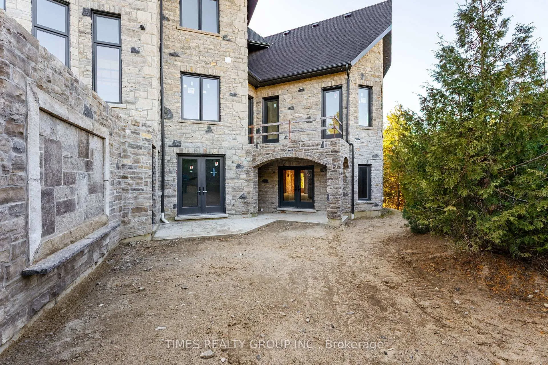 Photo 7 of 17 Edgewild Drive, Caledon, Palgrave — HOMEH