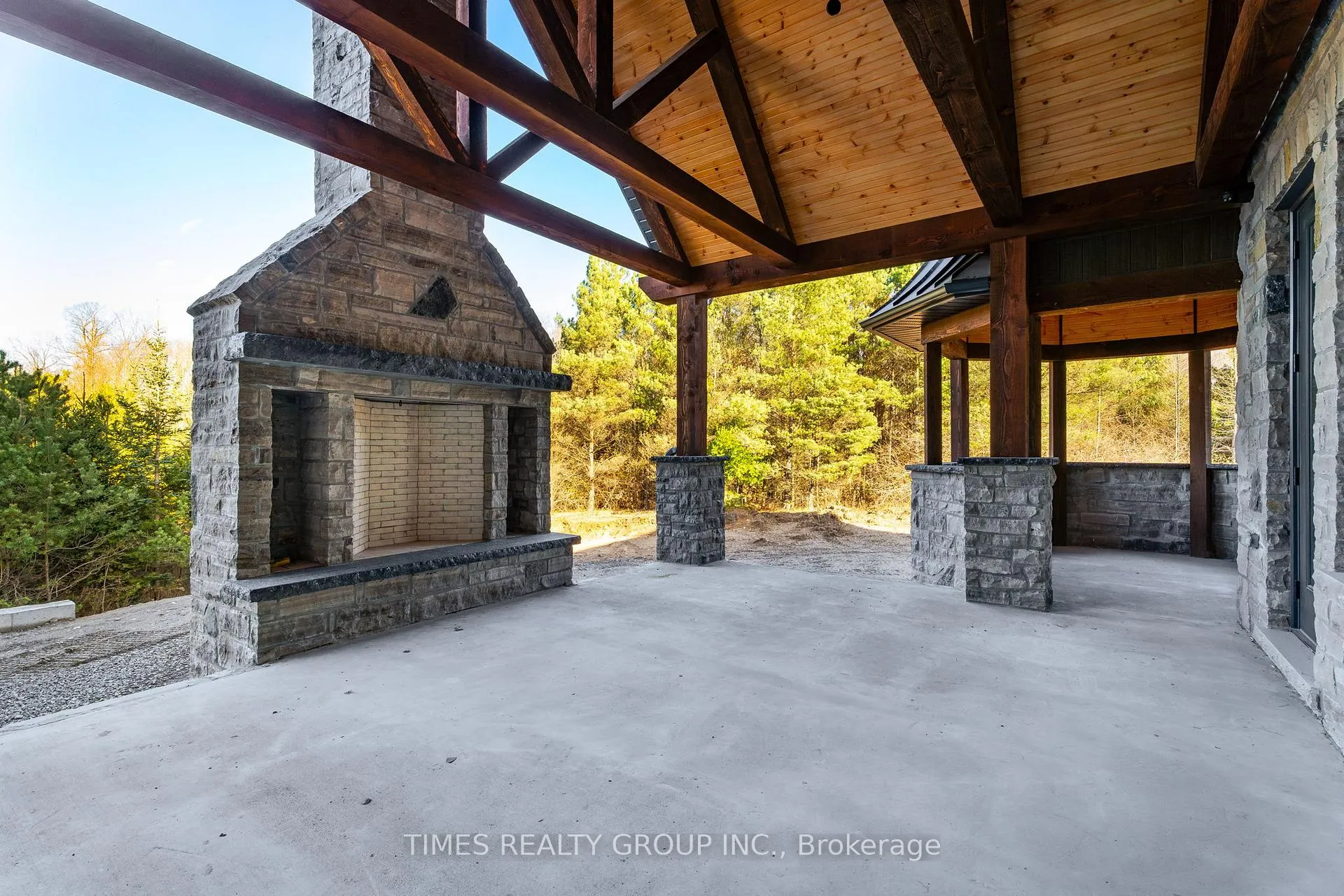 Photo 9 of 17 Edgewild Drive, Caledon, Palgrave — HOMEH
