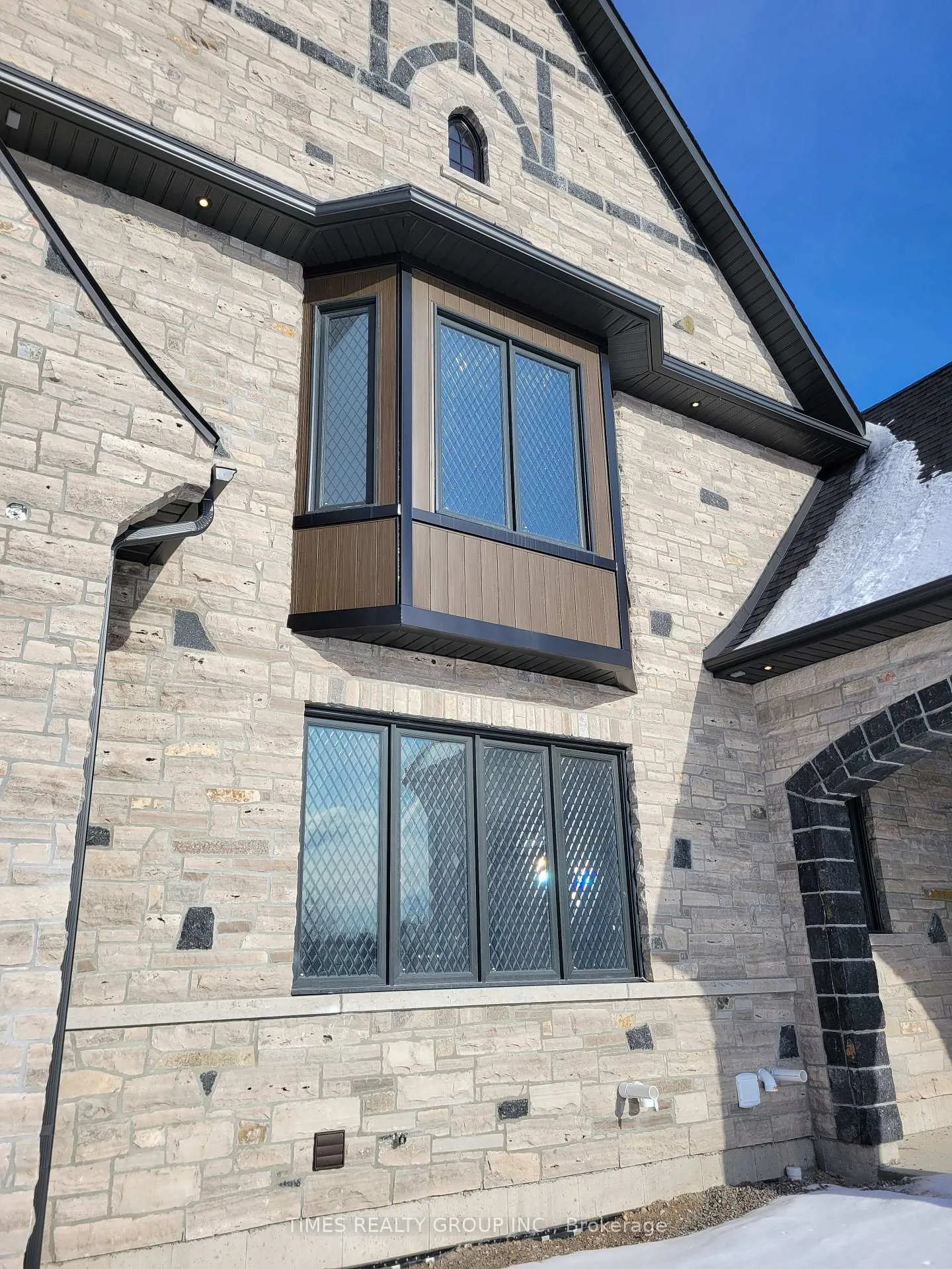 Photo 11 of 17 Edgewild Drive, Caledon, Palgrave — HOMEH